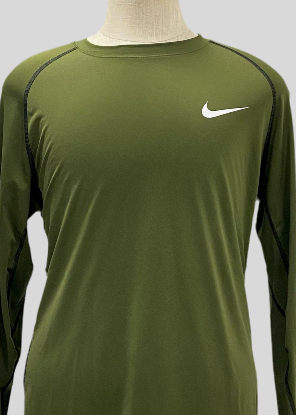 Camiseta de entrenamiento cuello redondo Nike ✔️ color verde oliva manga larga Talla XL