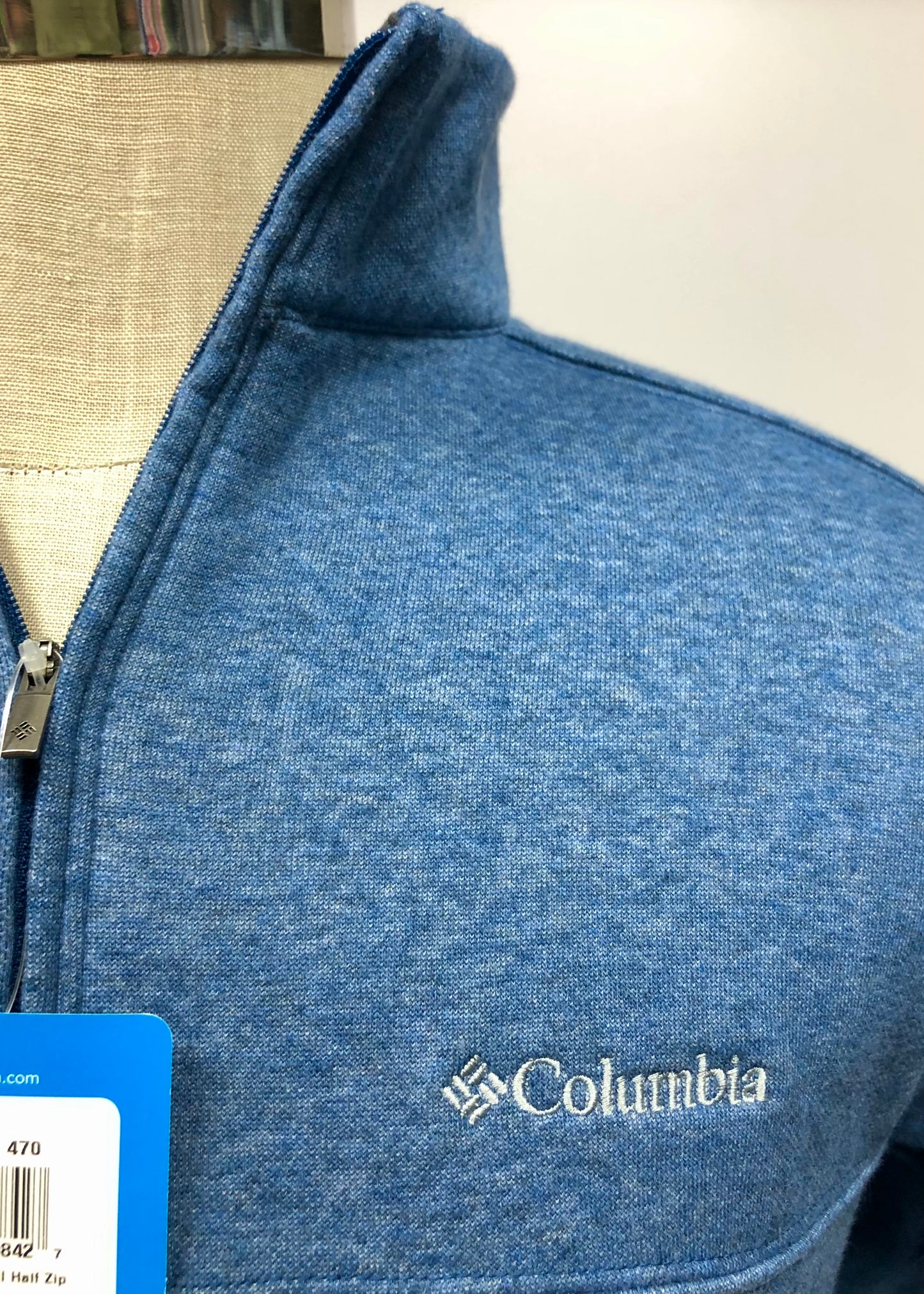 Sueter Jersey Columbia 🔷 color azul grisáceo y logo en color gris Talla S