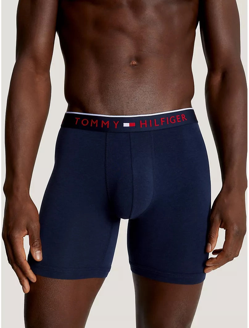 Paquete de 3 Boxer Briefs Tommy Hilfiger 🇺🇸  Tela algodón stretch color azul navy, rosado y verde oliva Talla XL