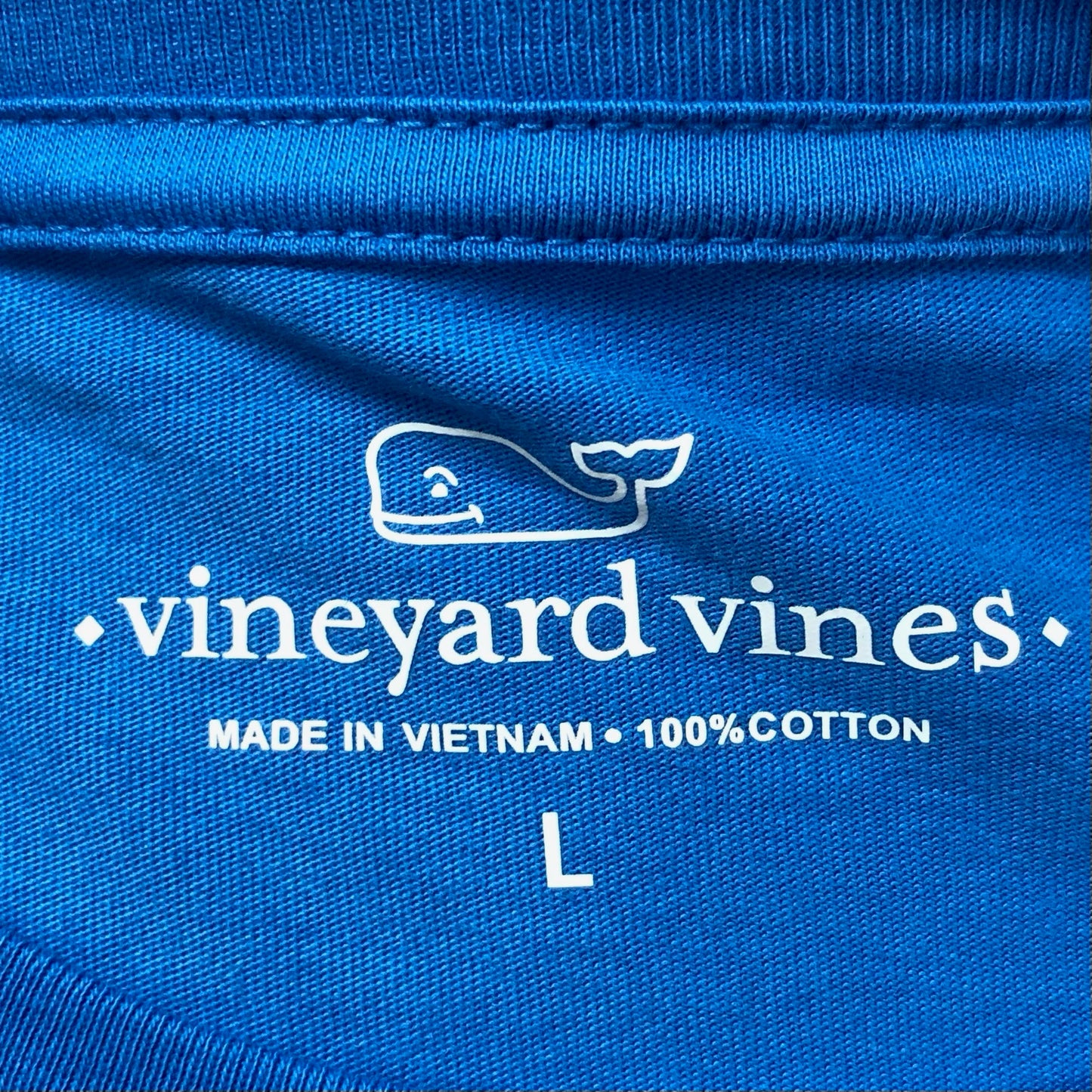 Camiseta cuello redondo Vineyard Vines 🐳 color azul con Diseño de ballena basquetbol en naranja Talla L