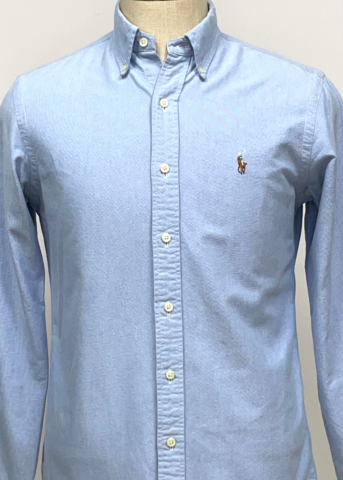 Camisa de botones Polo Ralph Lauren 🏇🏼 Oxford en color celeste Talla S Entalle Regular