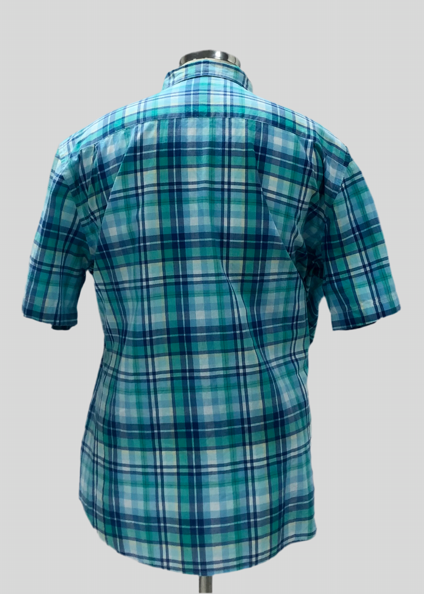 Camisa Crown & Ivy 👑 con patrón de cuadros tartán en color turquesa, azul y blanco Talla XXL Entalle Clásico