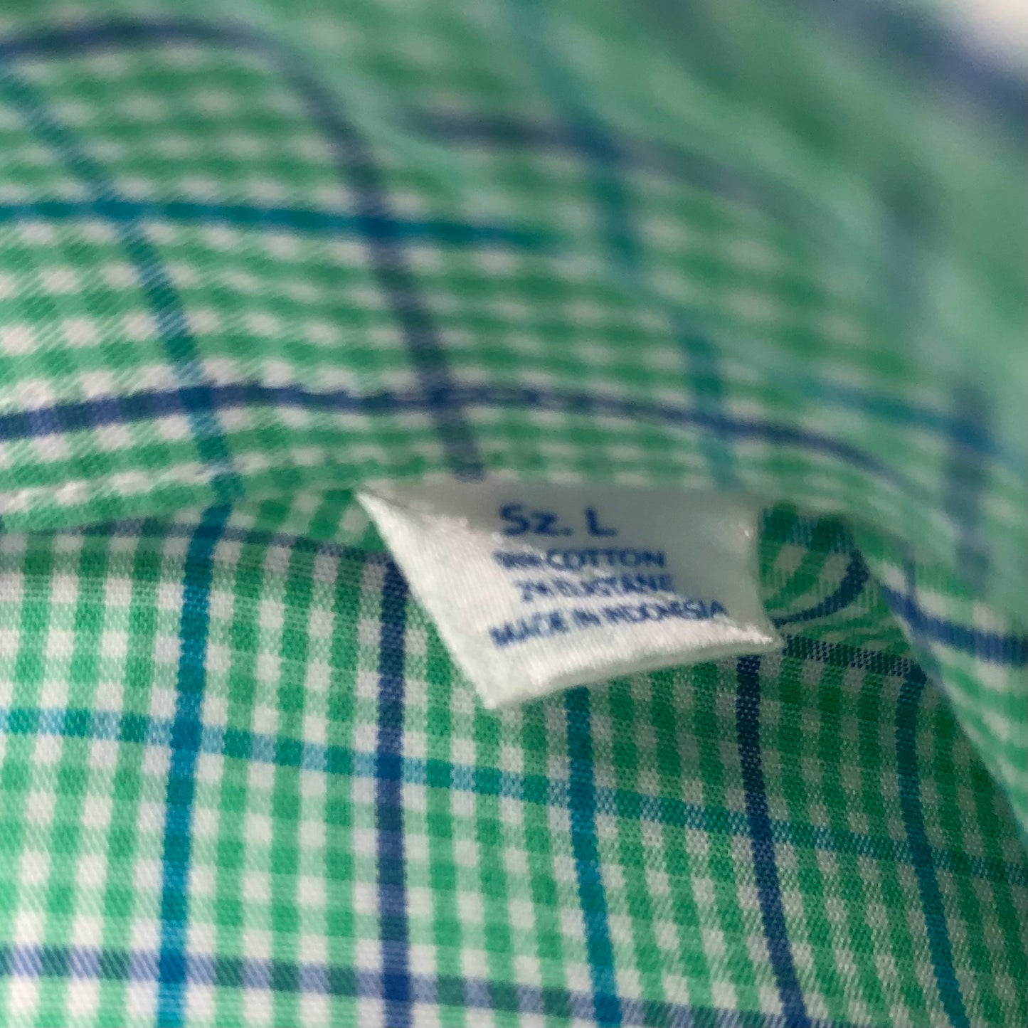 Camisa de botones Southern Tide  🐟 Color Blanco con patron de cuadros en color verde y azul navy Talla L Entalle Regular