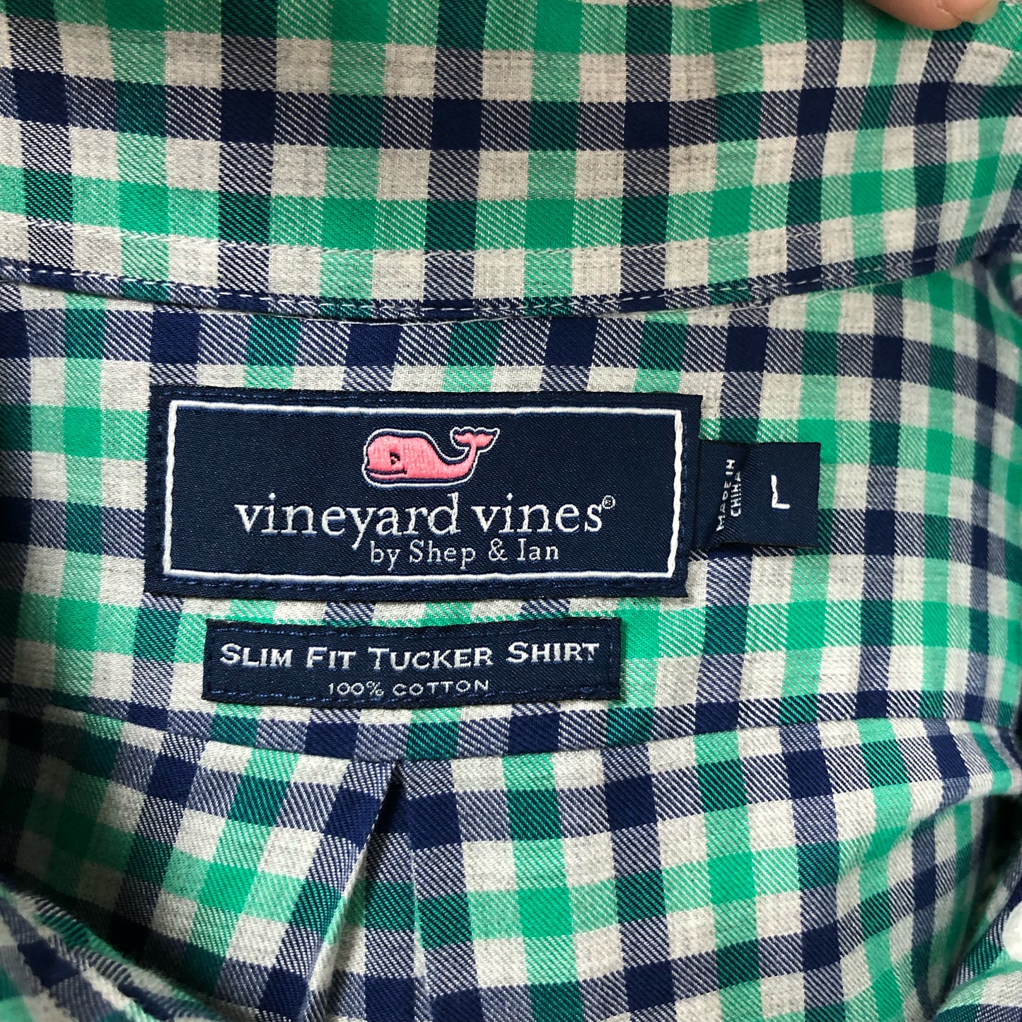 Camisa de botones Vineyard Vines 🐳 con patrón de cuadros en color verde azul navy y gris Talla L Entalle Slim Fit