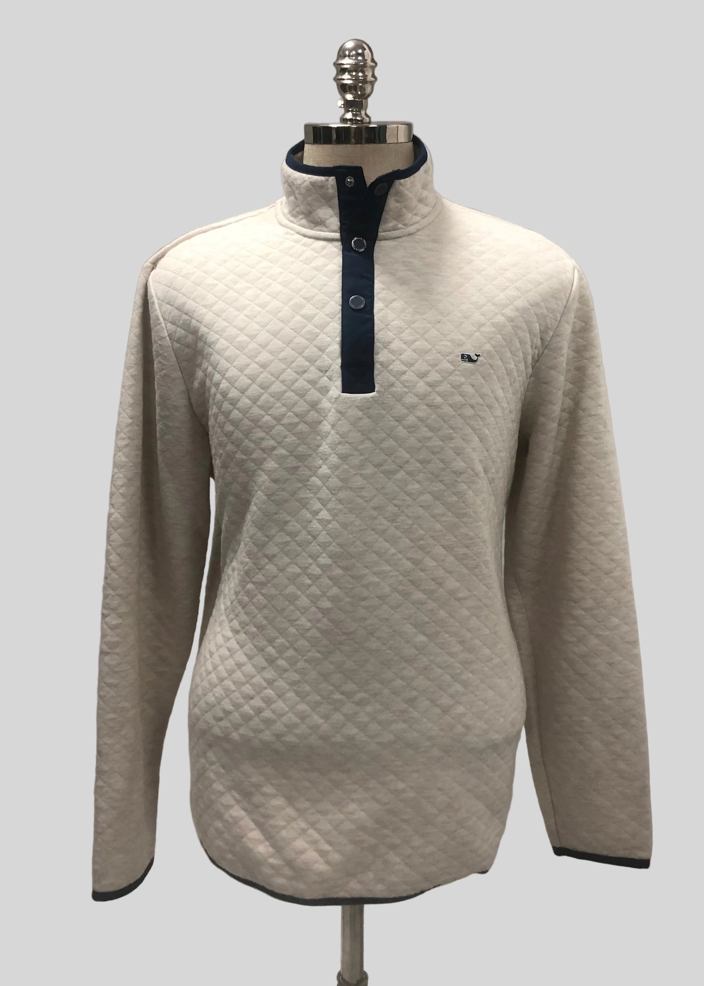 Sueter Jersey Vineyard Vines 🐳 Diseño de cuadros en color crema con logo azul navy Talla L