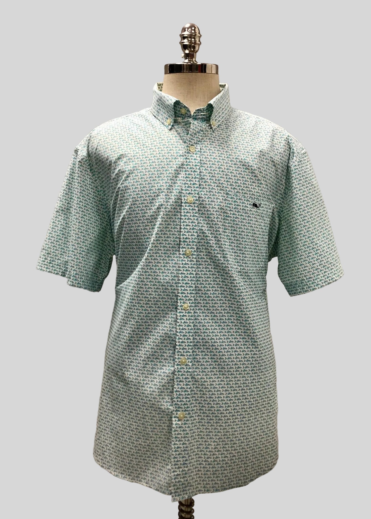 Camisa de botones Vineyard Vines 🐳 Performance color blanco con diseño de peces en color azul Talla XXL Entalle Clásico