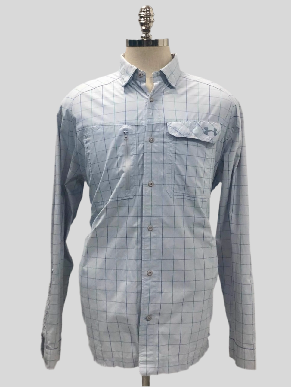 Camisa de botones Under Armour 🏋🏽 color gris claro de cuadros verde y azul Talla XL Entalle Regular