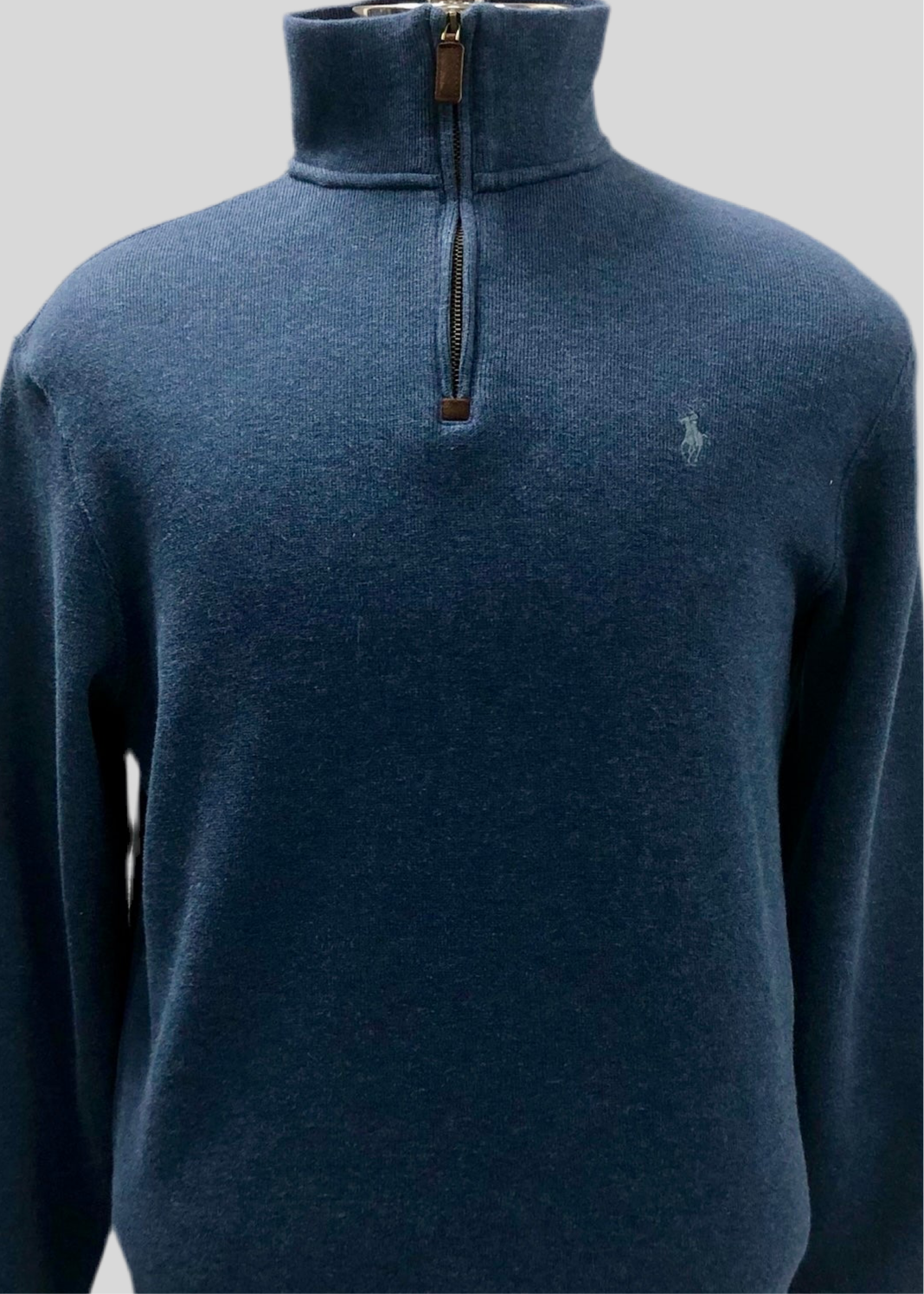 Sueter Jersey Polo Ralph Lauren 🏇🏼 color azul grisáceo con logo en celeste Talla M