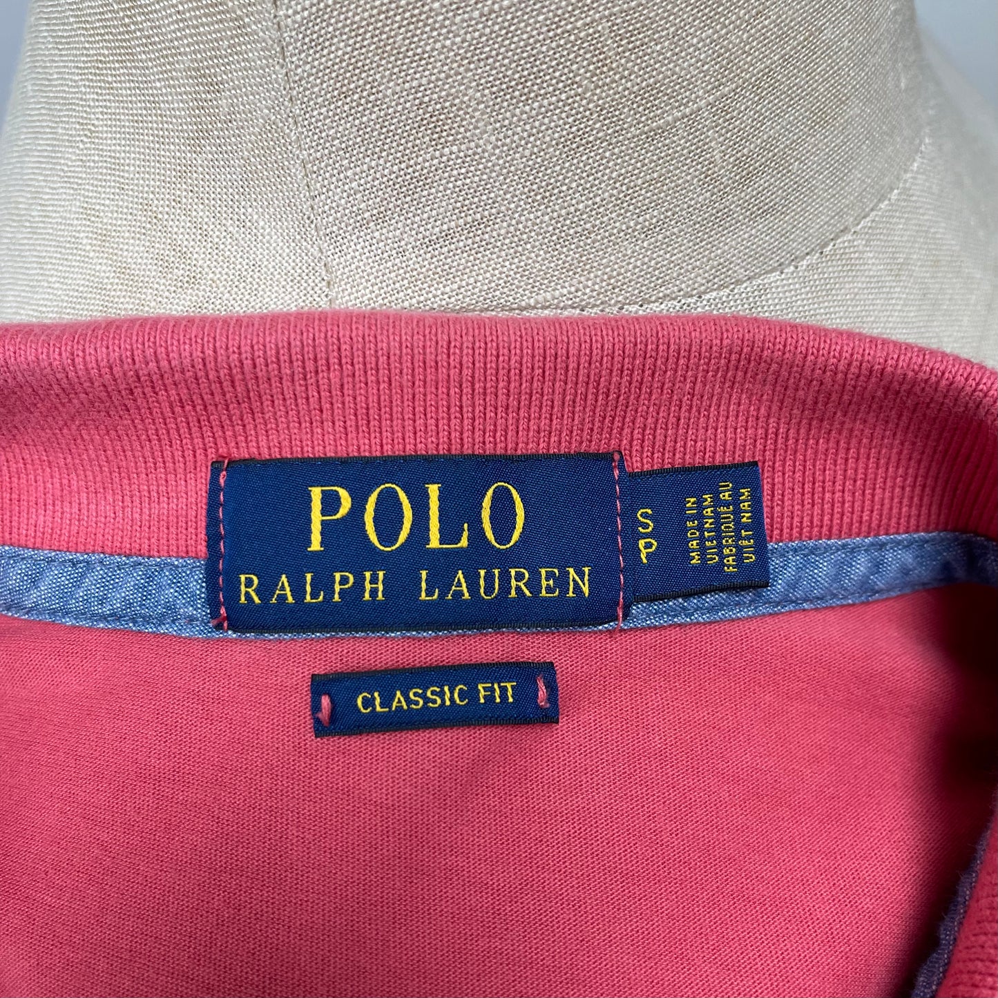 Camiseta Polo Ralph Lauren 🏇🏼 color rosado magenta Talla S Entalle Clásico