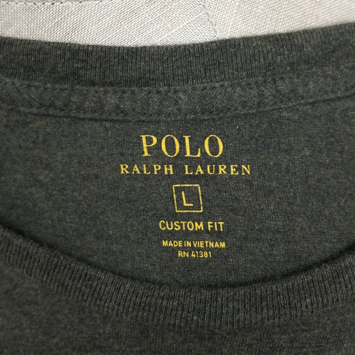 Camiseta cuello Redondo Polo Ralph Lauren 🏇🏼 color verde oliva manga corta Talla L Entalle Custom Fit