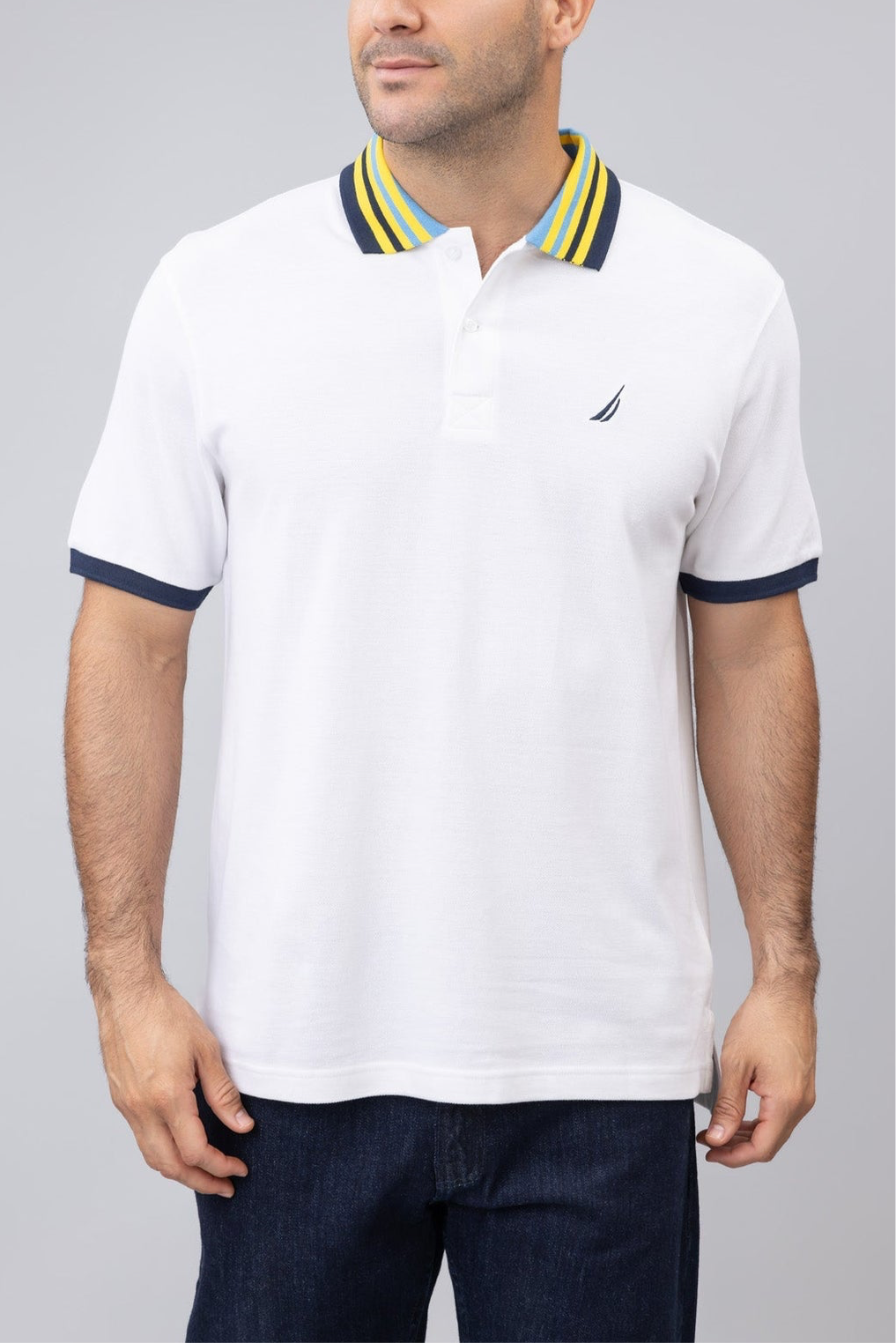 Camiseta Polo Nautica ⚓️ color blanco y diseño de cuello Talla M Entalle Regular