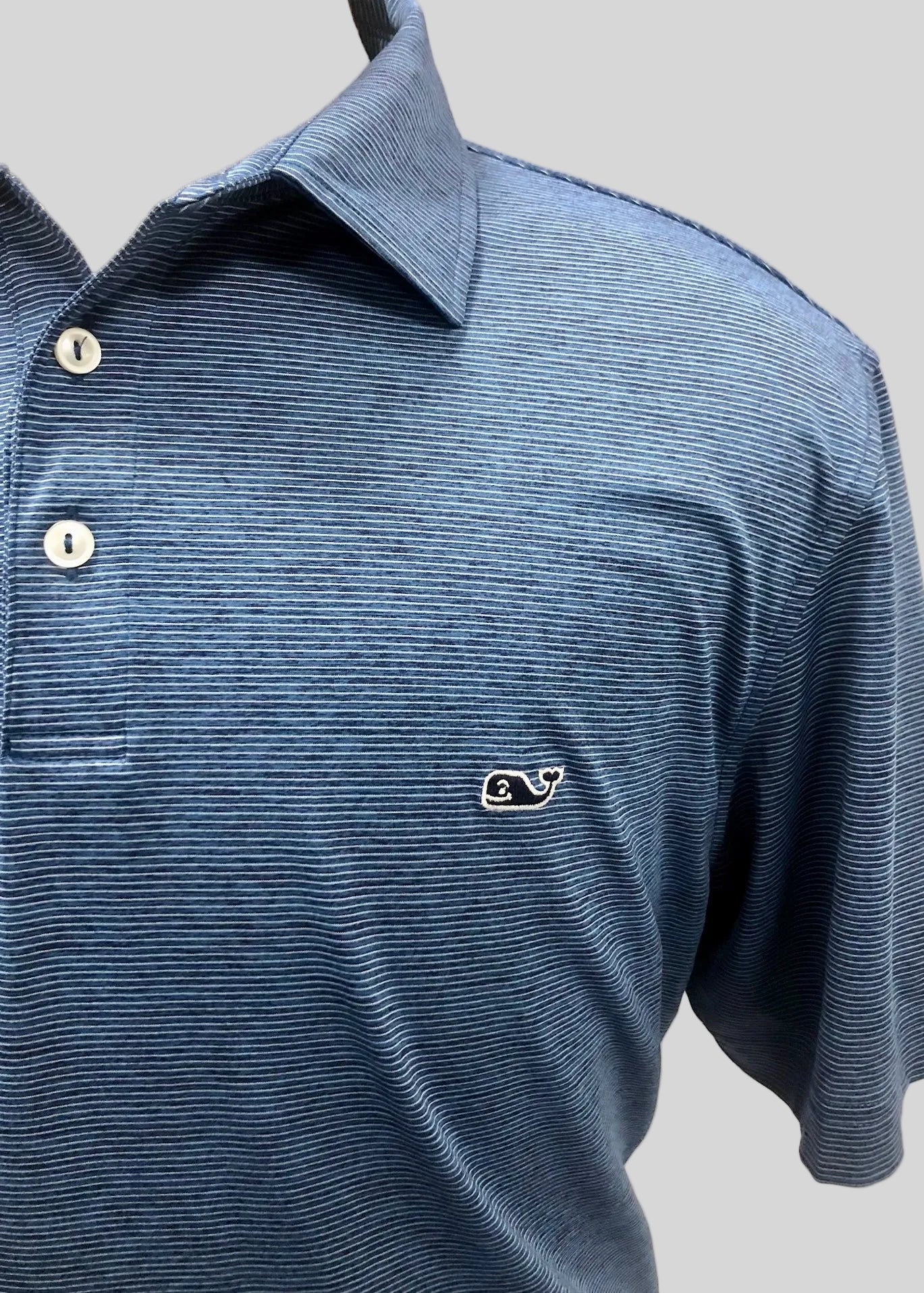 Camiseta Polo Vineyard Vines 🐳 Performance con rayas en azul y blanco Talla L Entalle Regular