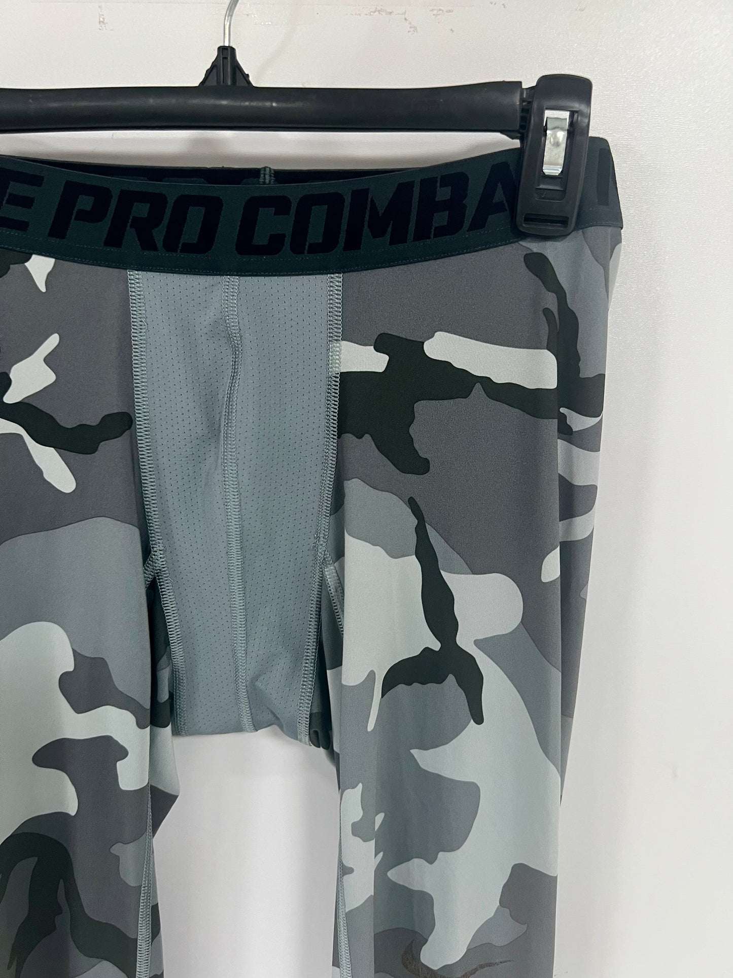 Malla de entrenamiento licra Nike ✔️ Pro Dri-FIT de 3/4 de largo de hombre con diseño de camuflaje en gris cintura gris oscuro Talla L