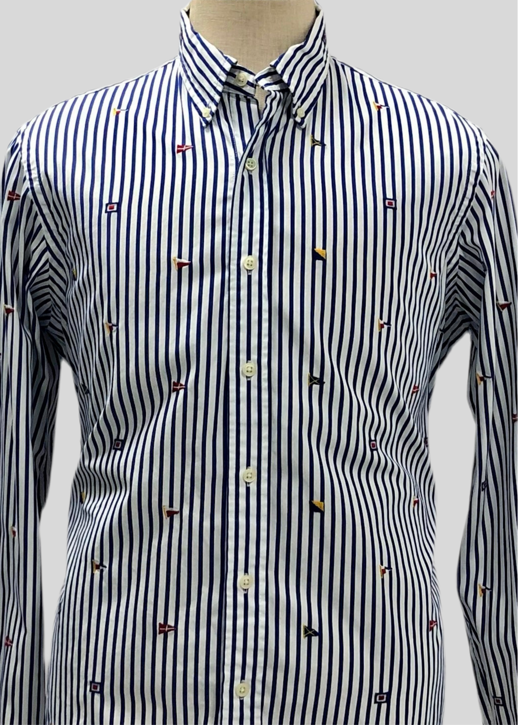 Camisa de botones Polo Ralph Lauren 🏇🏼 color blanco de rayas azul navy con logo de banderas Talla L Entalle Regular (ver descripción)