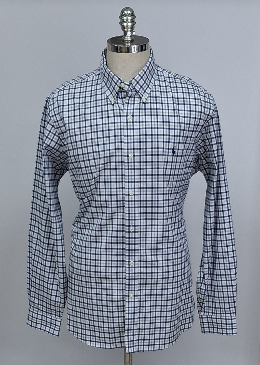 Camisa Polo Ralph Lauren 🏇🏼 color blanco con patrón de cuadros azul y gris Talla XL Entalle Clásico