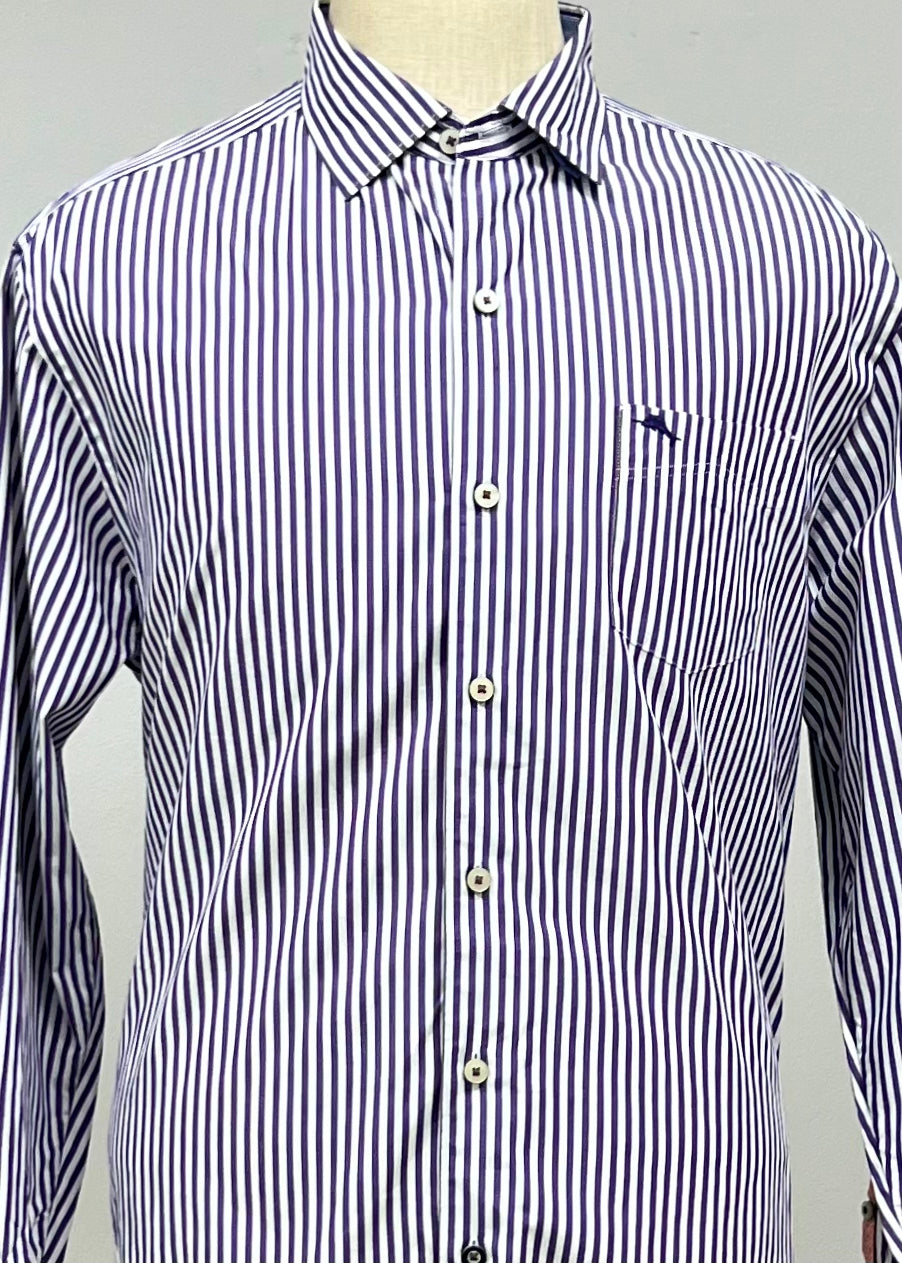 Camisa de botones Tommy Bahama 🐬 color Blanco con patron de rayas en color morado Talla L Entalle Clásico