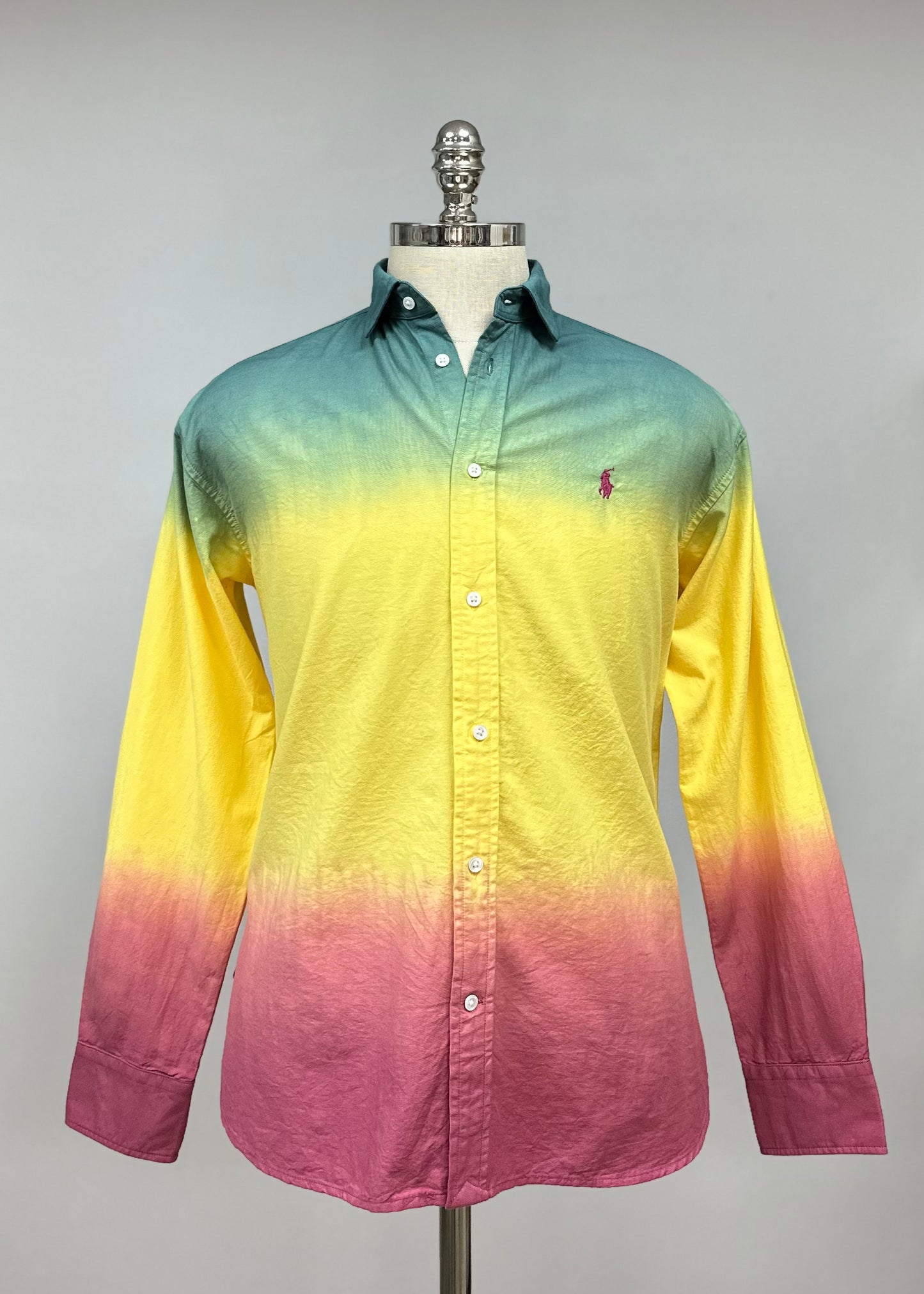 Camisa de mujer Polo Ralph Lauren 🏇🏼 con diseño especial degradado en color verde, amarillo y rojo Talla M Entalle Regular