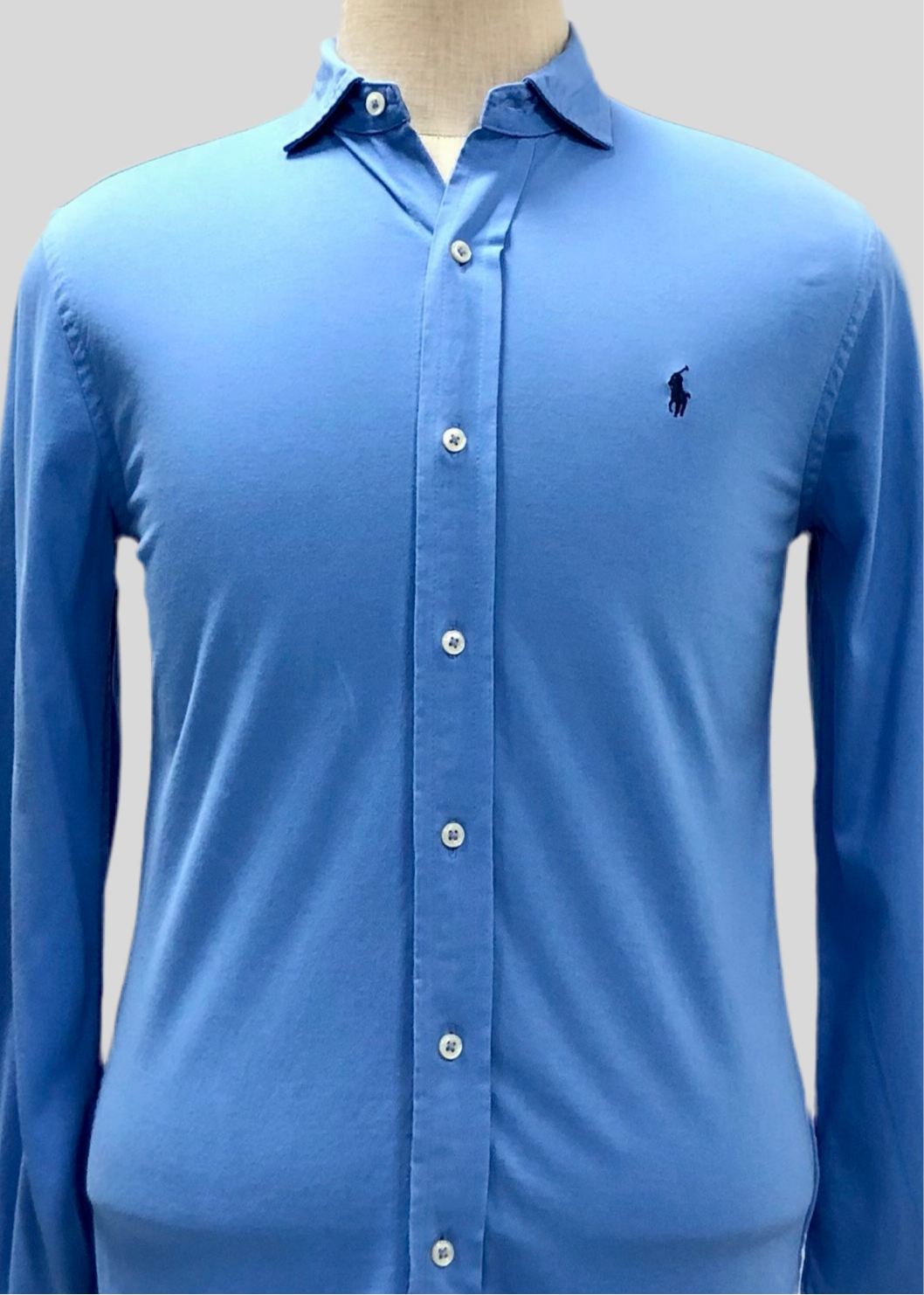 Camisa de botones Polo Ralph Lauren 🏇🏼 Performance en color celeste Talla S Entalle Regular (ver descripción)