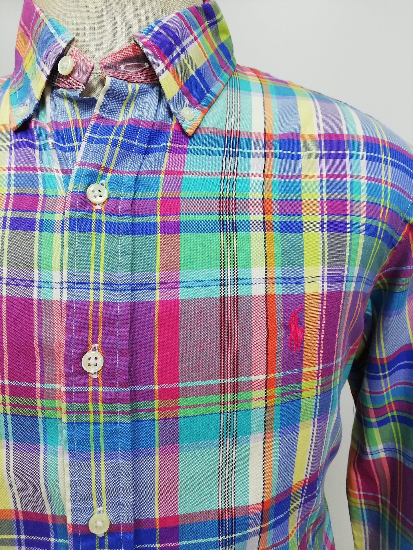 Camisa Polo Ralph Lauren 🏇🏼 con patrón de cuadros multicolor Talla L Entalle Regular
