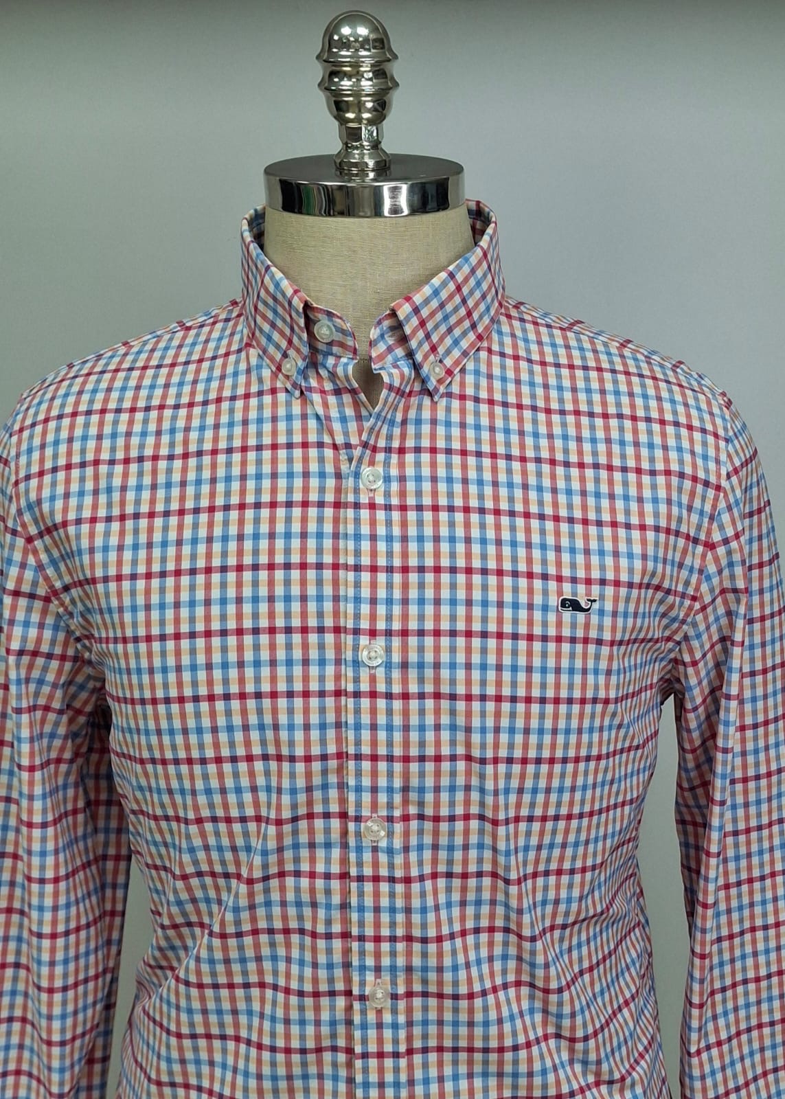 Camisa de botones Vineyard Vines 🐳 color blanco de cuadros en color naranja, celeste y rojo Talla M Entalle Slim Fit