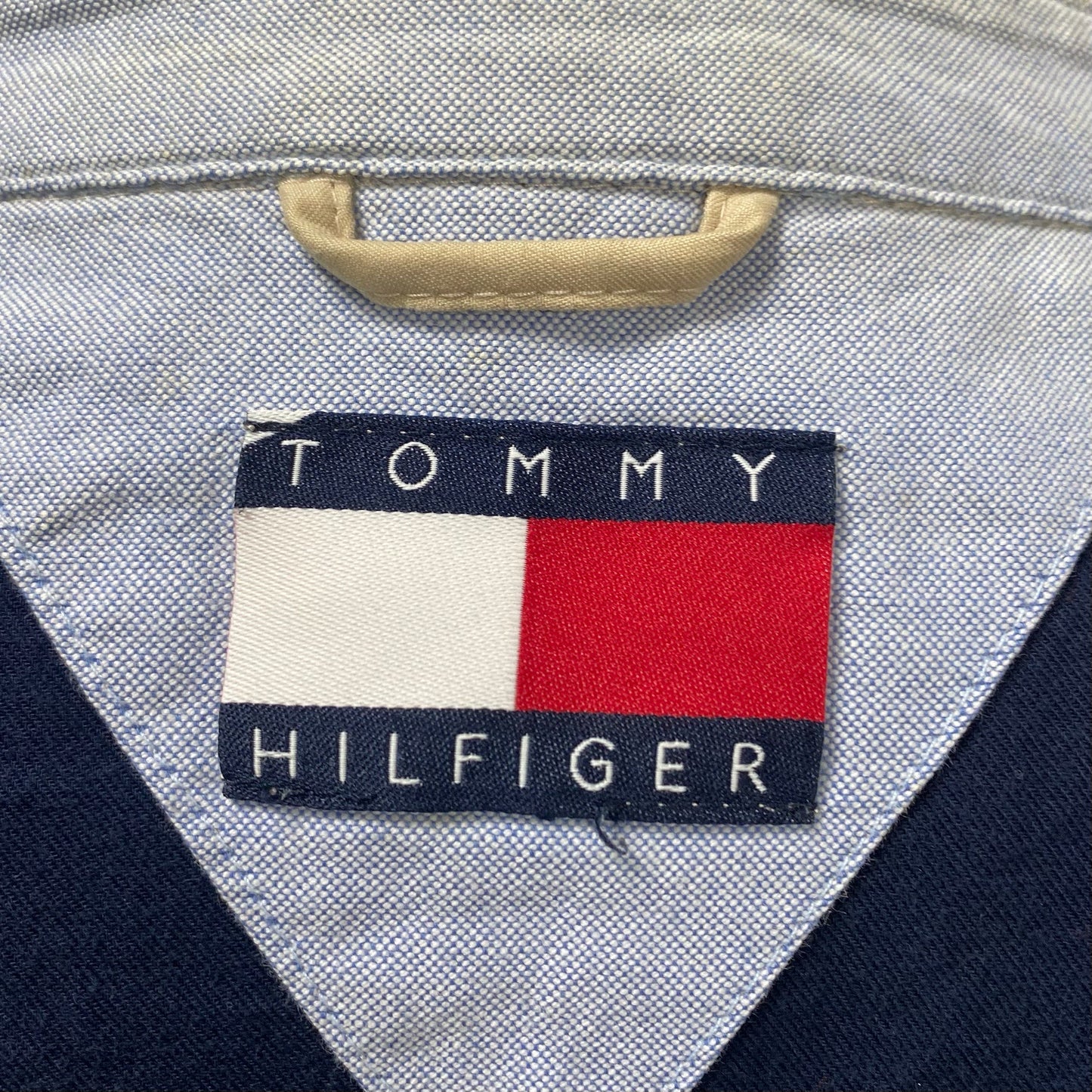 Chaqueta Tommy Hilfiger 🇺🇸 color beige y logo tradicional Talla XL