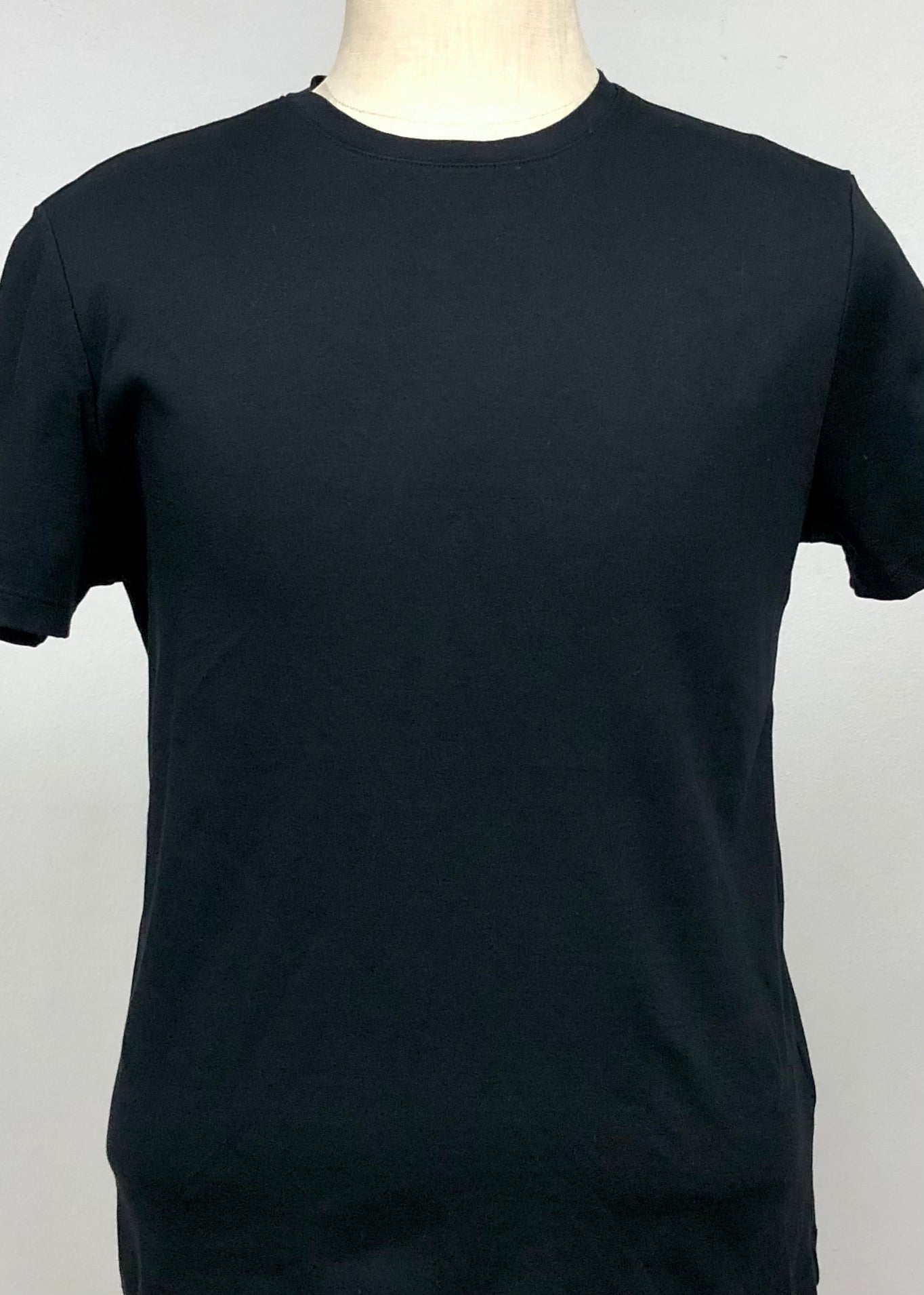 Camiseta cuello redondo Banana Republic 🇺🇸 color negro Talla M