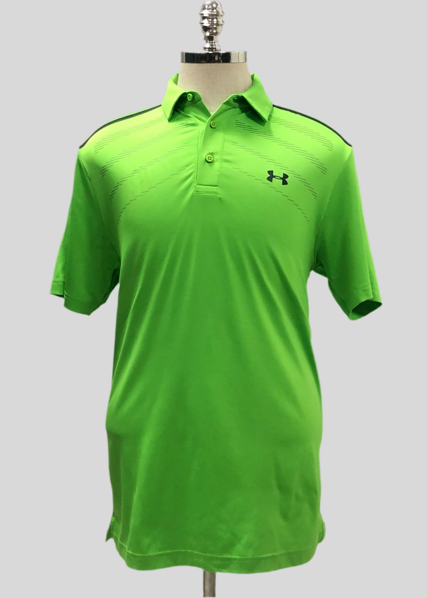 Camiseta Polo Under Armour 🏋🏻 Color verde intenso y negro Tela Performance Talla M Entalle Regular