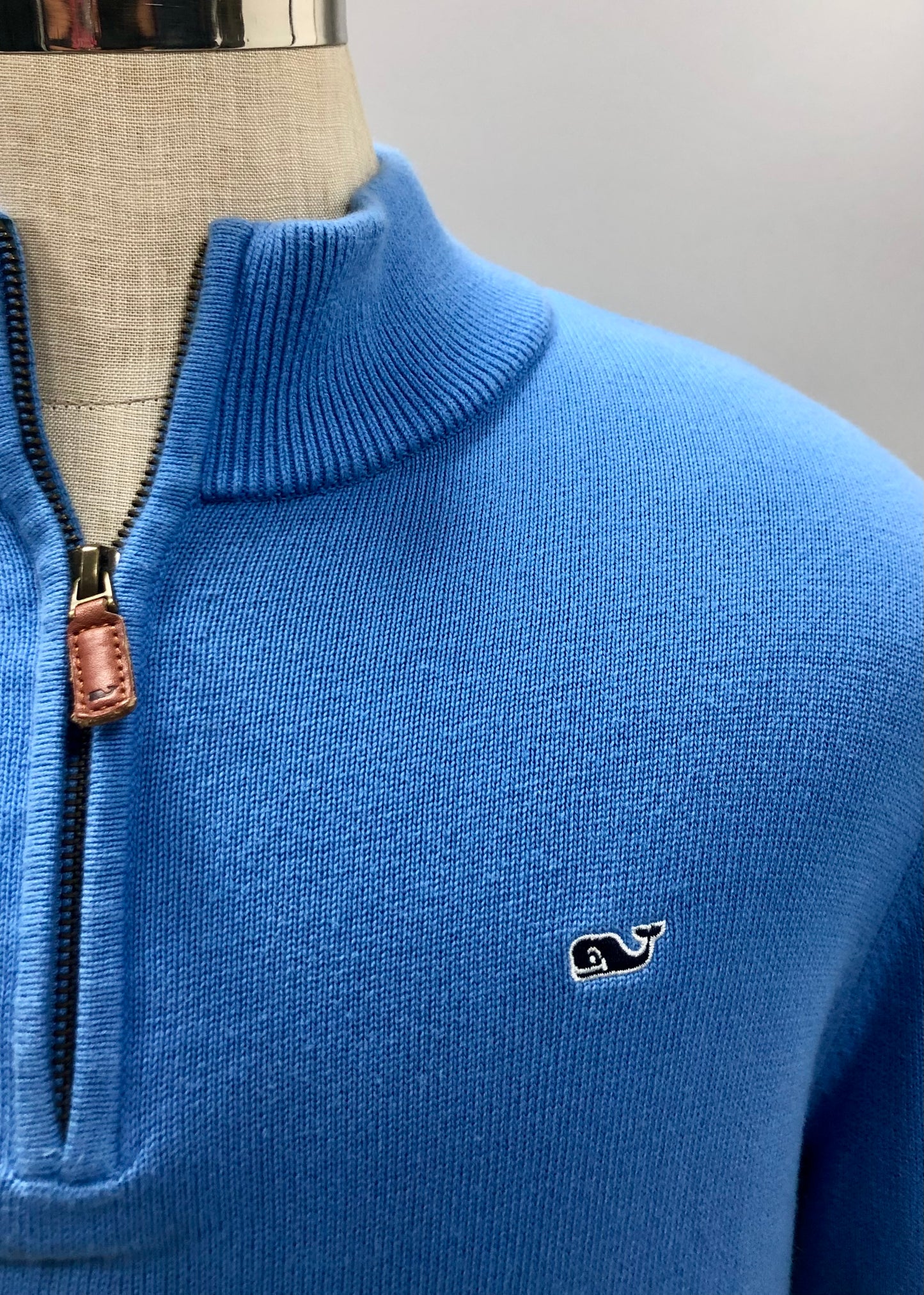 Sueter Jersey Vineyard Vines 🐳 color azul con logo azul navy Tela algodón Pima Talla S