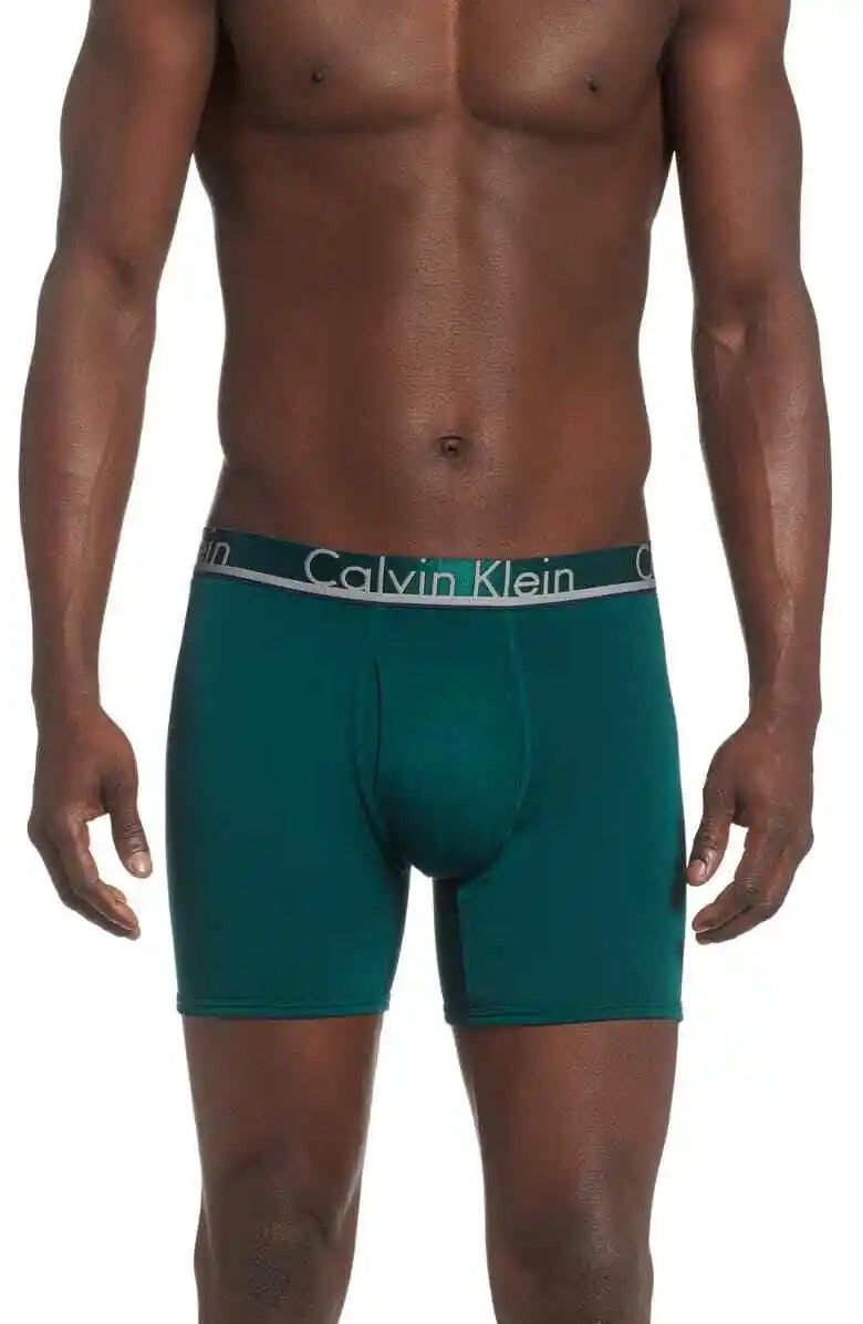 Paquete de 3 Calzoncillos tipo Boxer Calvin Klein The Ultimate Comfort en color azul, verde y negro - Tela ligera en Talla XL