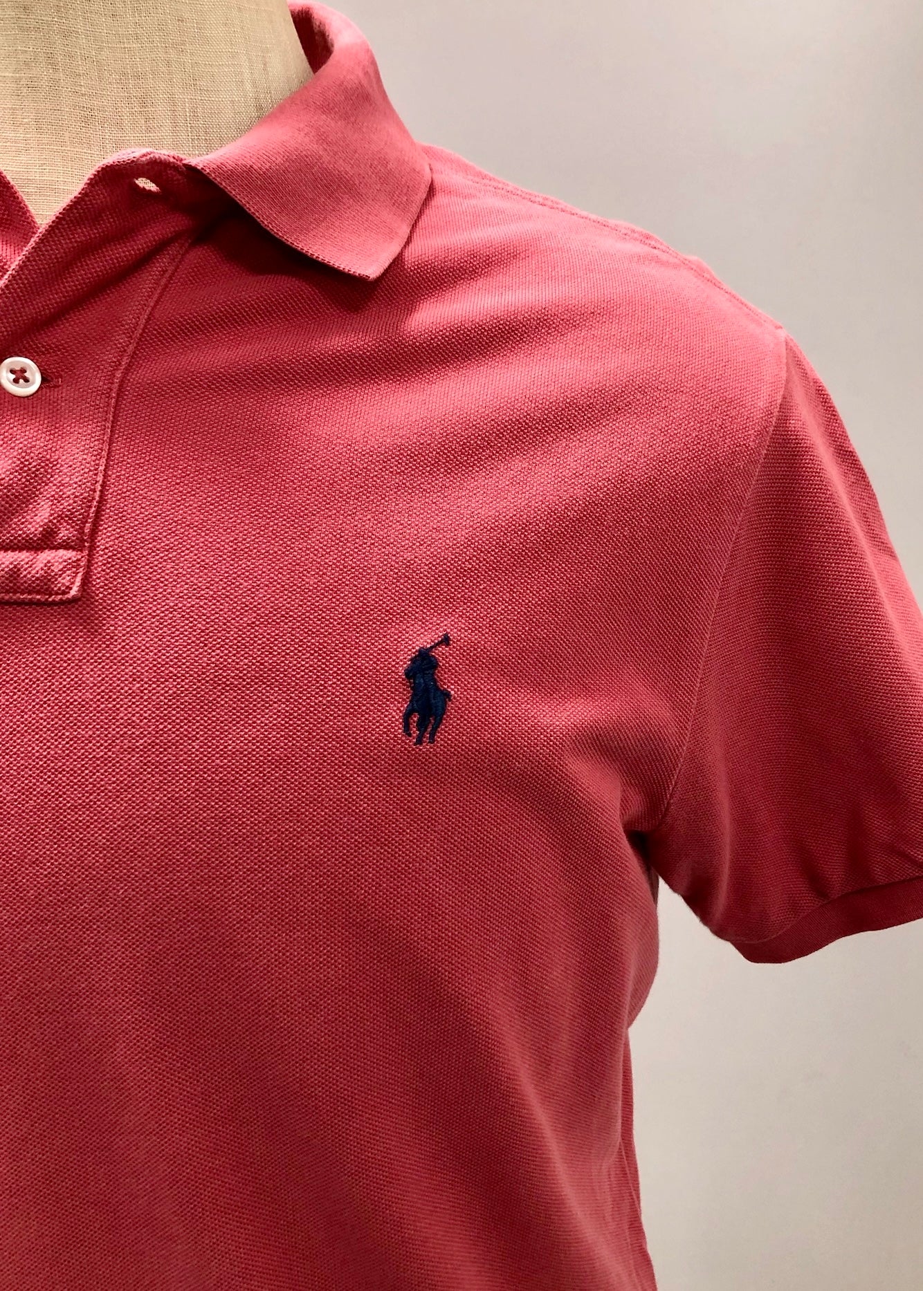 Camiseta Polo Ralph Lauren 🏇🏼 color rosado magenta Talla L Entalle Custom Fit