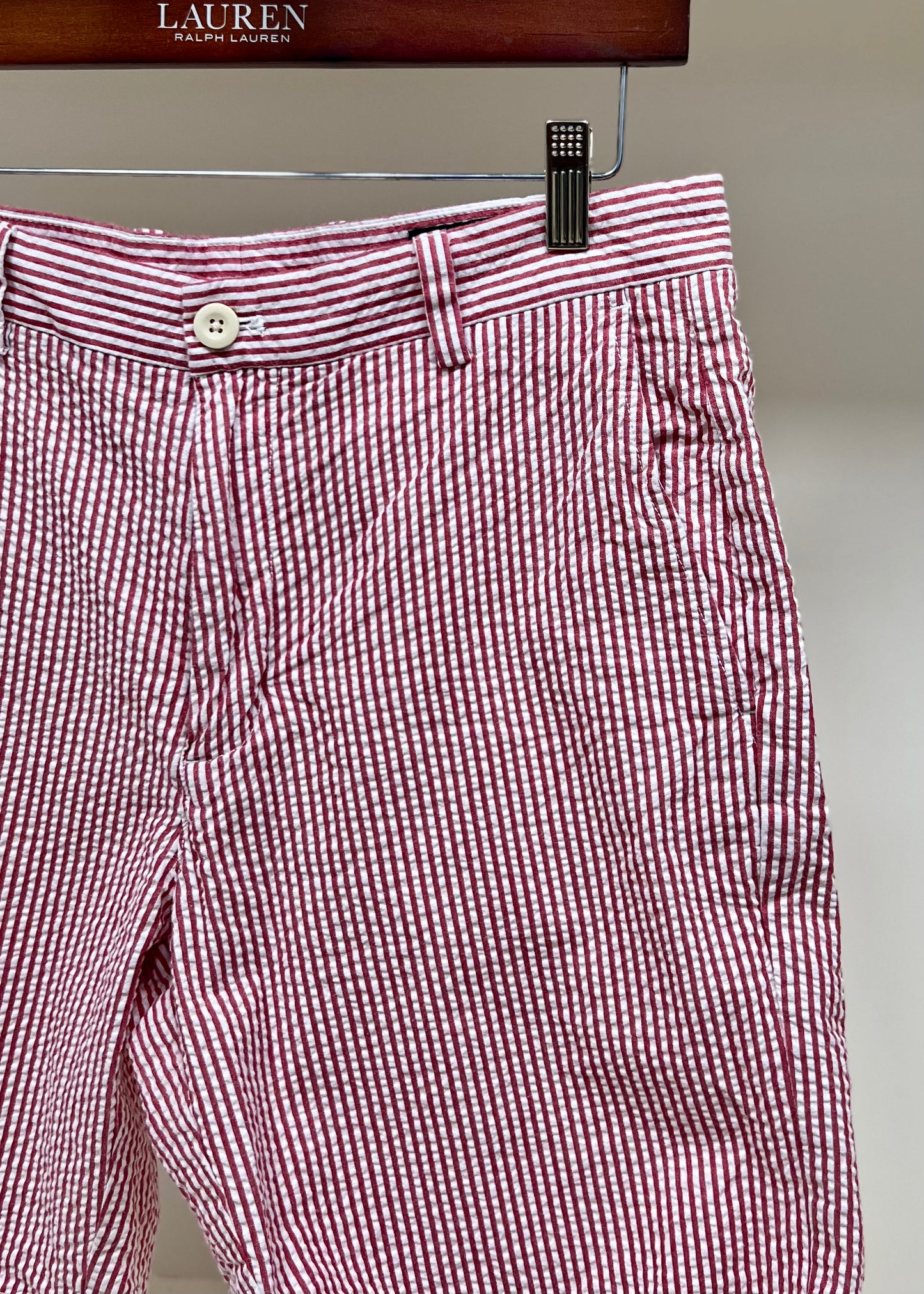 Short Casual Vineyard Vines 🐳 seersucker de rayas en color rojo y blanco talla 32