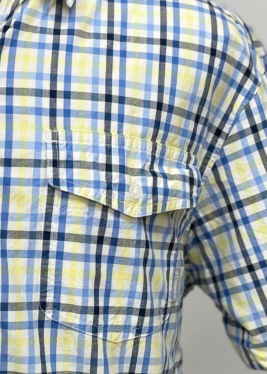 Camisa Columbia 🔹 Color blanco con patrón de cuadros en amarillo, azul y negro Manga corta Talla XL