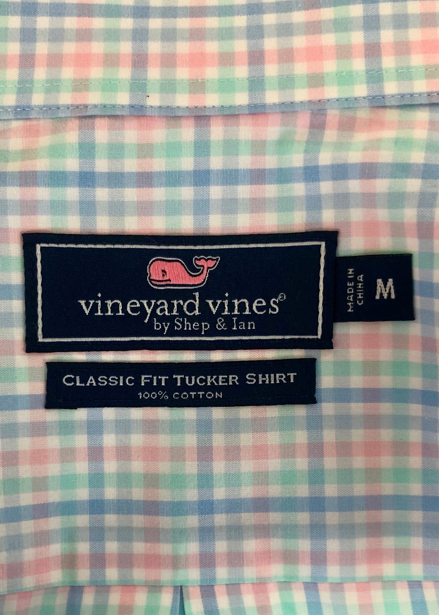 Camisa Vineyard Vines 🐳 Color blanco de cuadros en color rosado y celeste Talla M Entalle Clásico