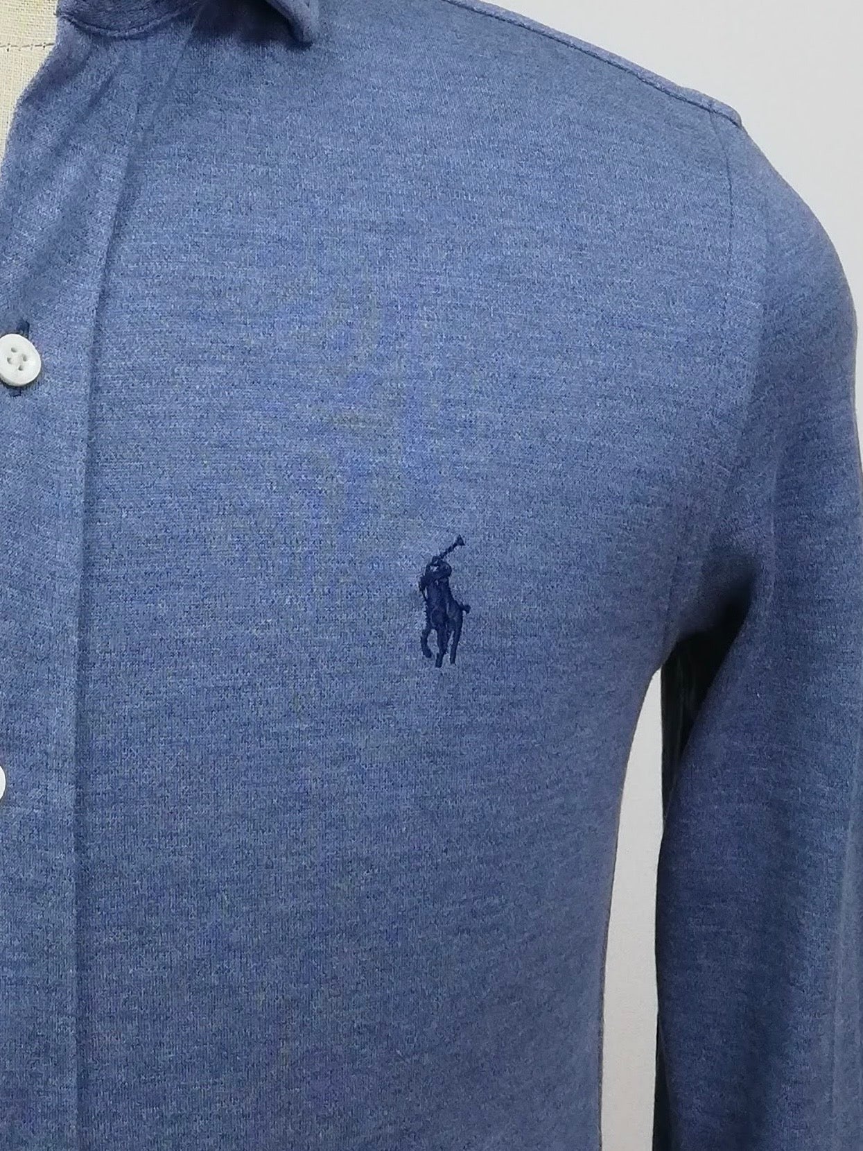 Camisa Polo Ralph Lauren 🏇🏼 Tela camiseta (Knit Oxford) en color azul grisáceo Talla S Entalle Regular