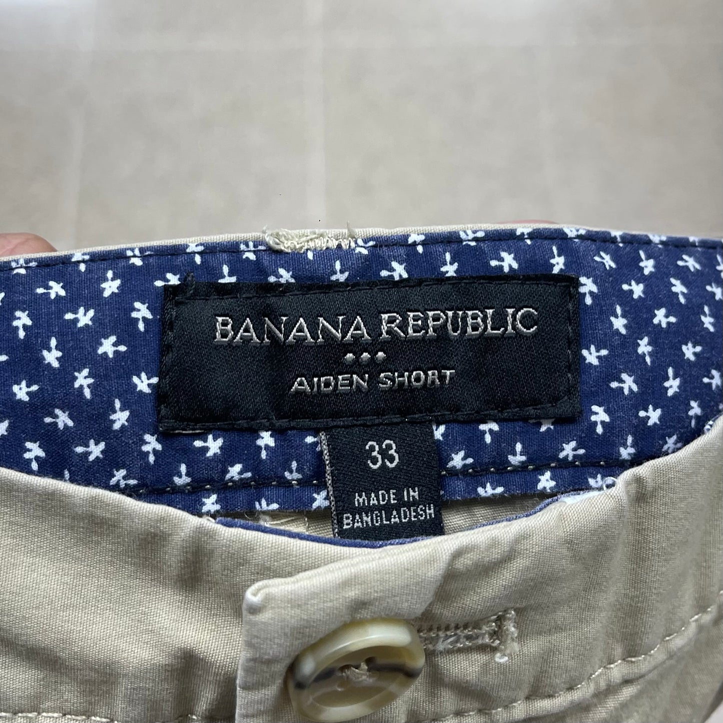 Short Casual Banana Republic 🇺🇸 color kaki talla 33