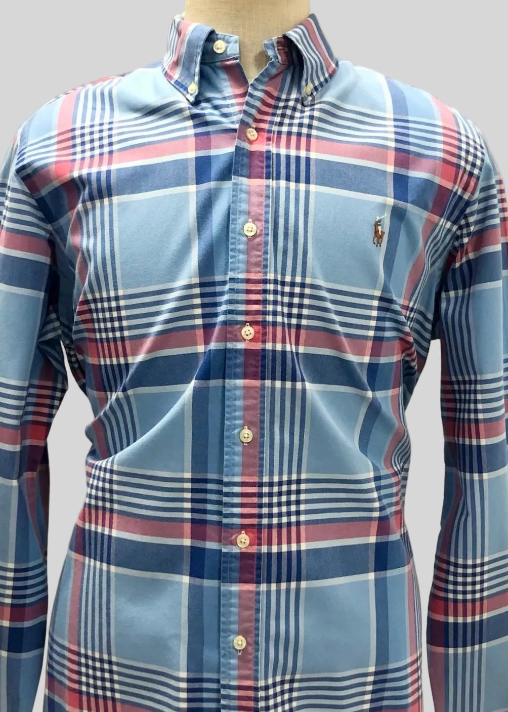 Camisa Polo Ralph Lauren 🏇🏼 Oxford con patron de cuadros tartán en color celeste, azul y rosado Talla L Entalle Regular
