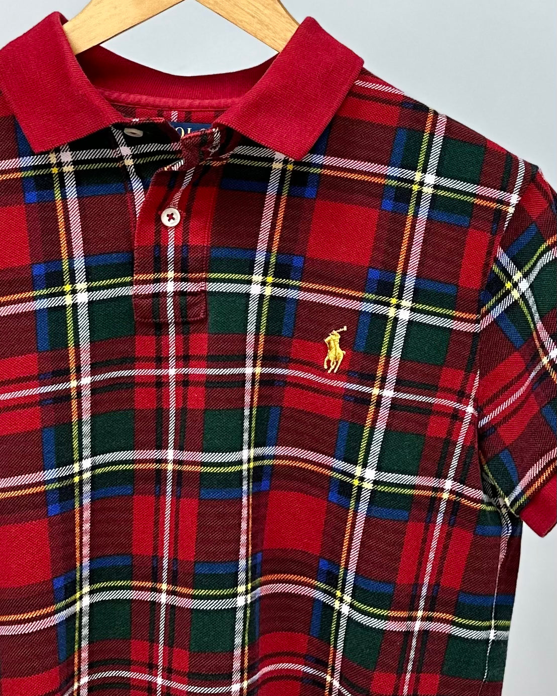 Camiseta Polo Ralph Lauren 🏇🏼 Con diseño de cuadros tartán en color verde, rojo y blanco Talla M Entalle Custom Slim Fit