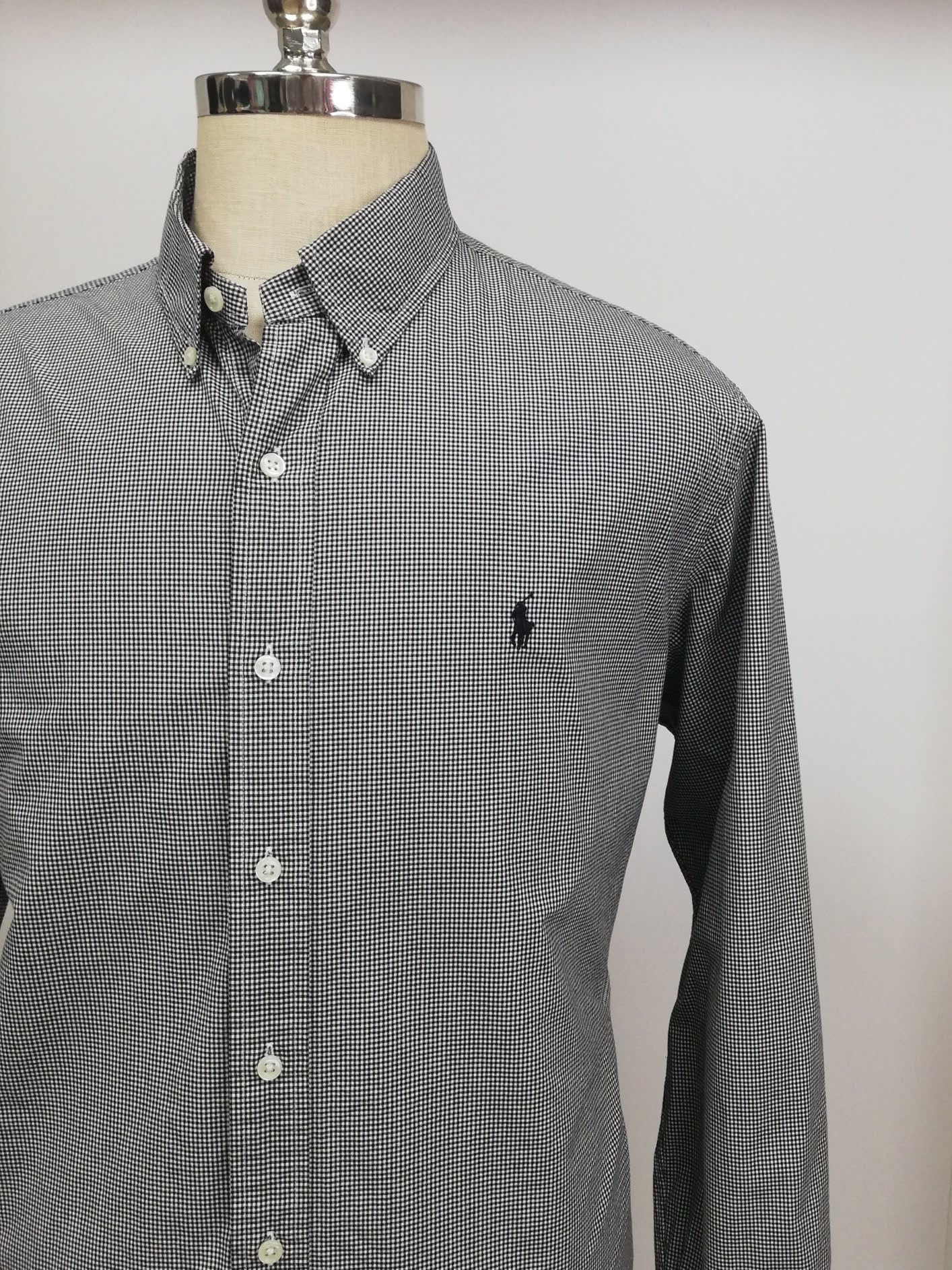Camisa Polo Ralph Lauren 🏇🏼 con patron de cuadros finos en negro y blanco Talla XL Entalle Regular
