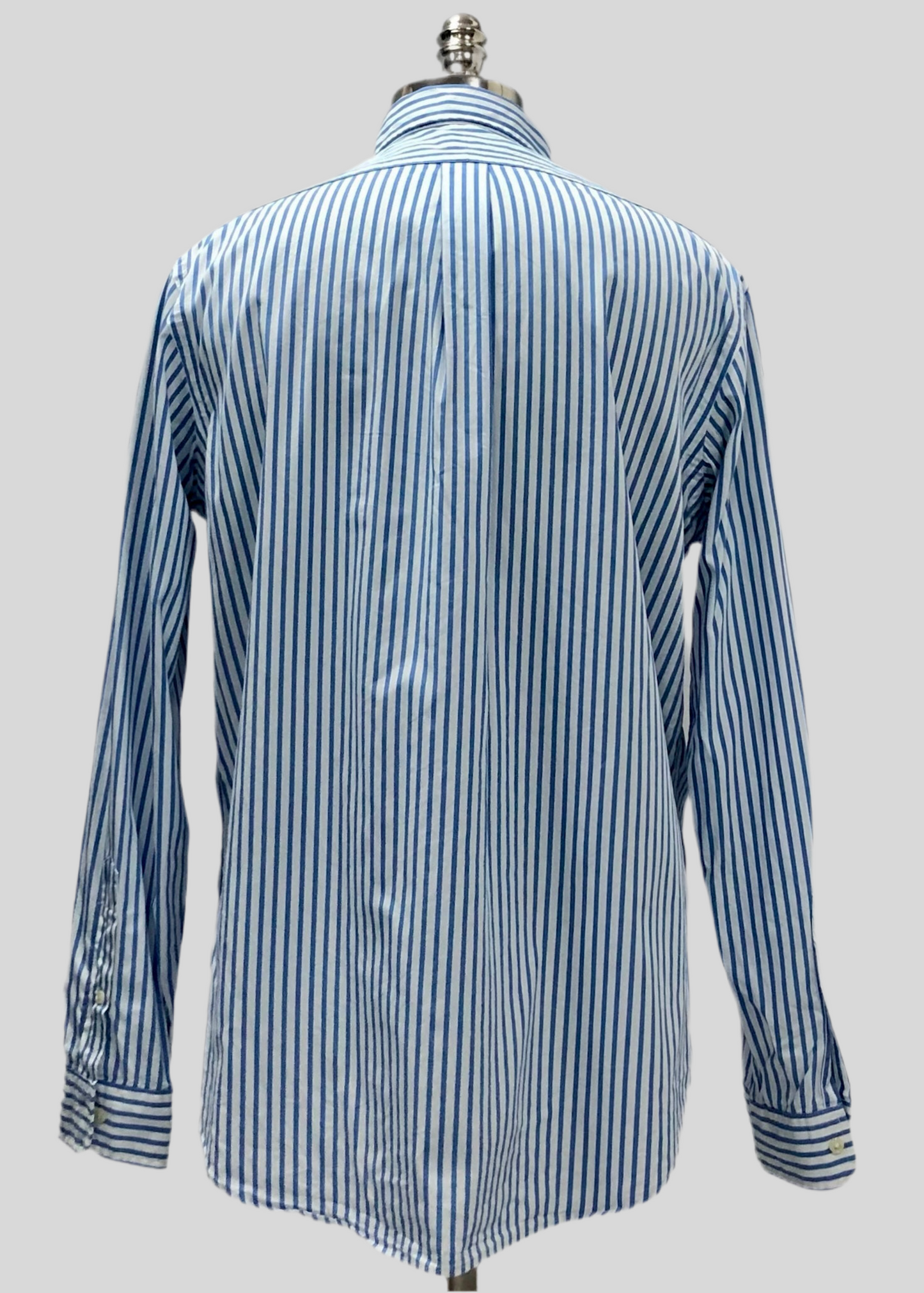 Camisa Polo Ralph Lauren 🏇🏼 color blanco con patron de rayas en color celeste Talla L Entalle Regular