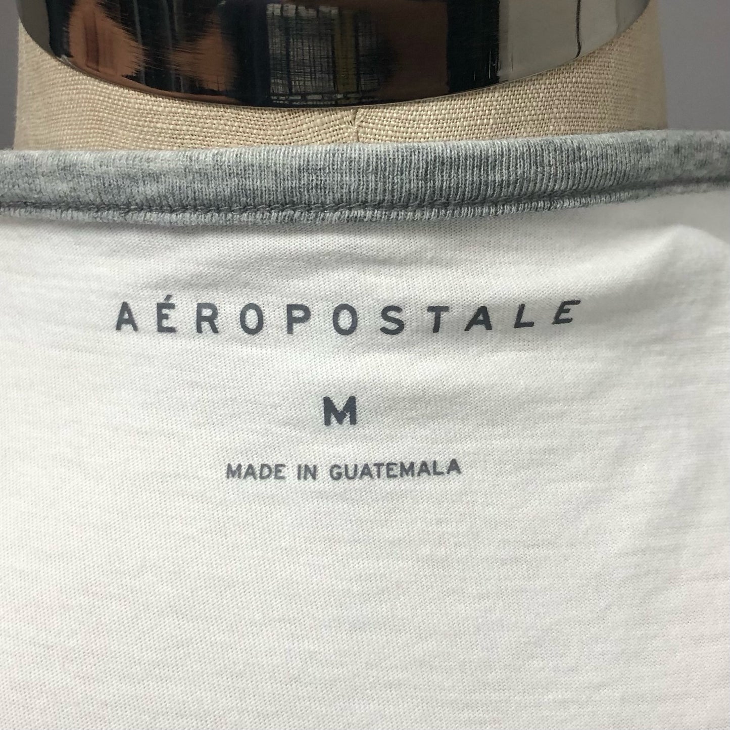 Camiseta sin mangas Aeropostale diseño de bandera en blanco y azul Talla M