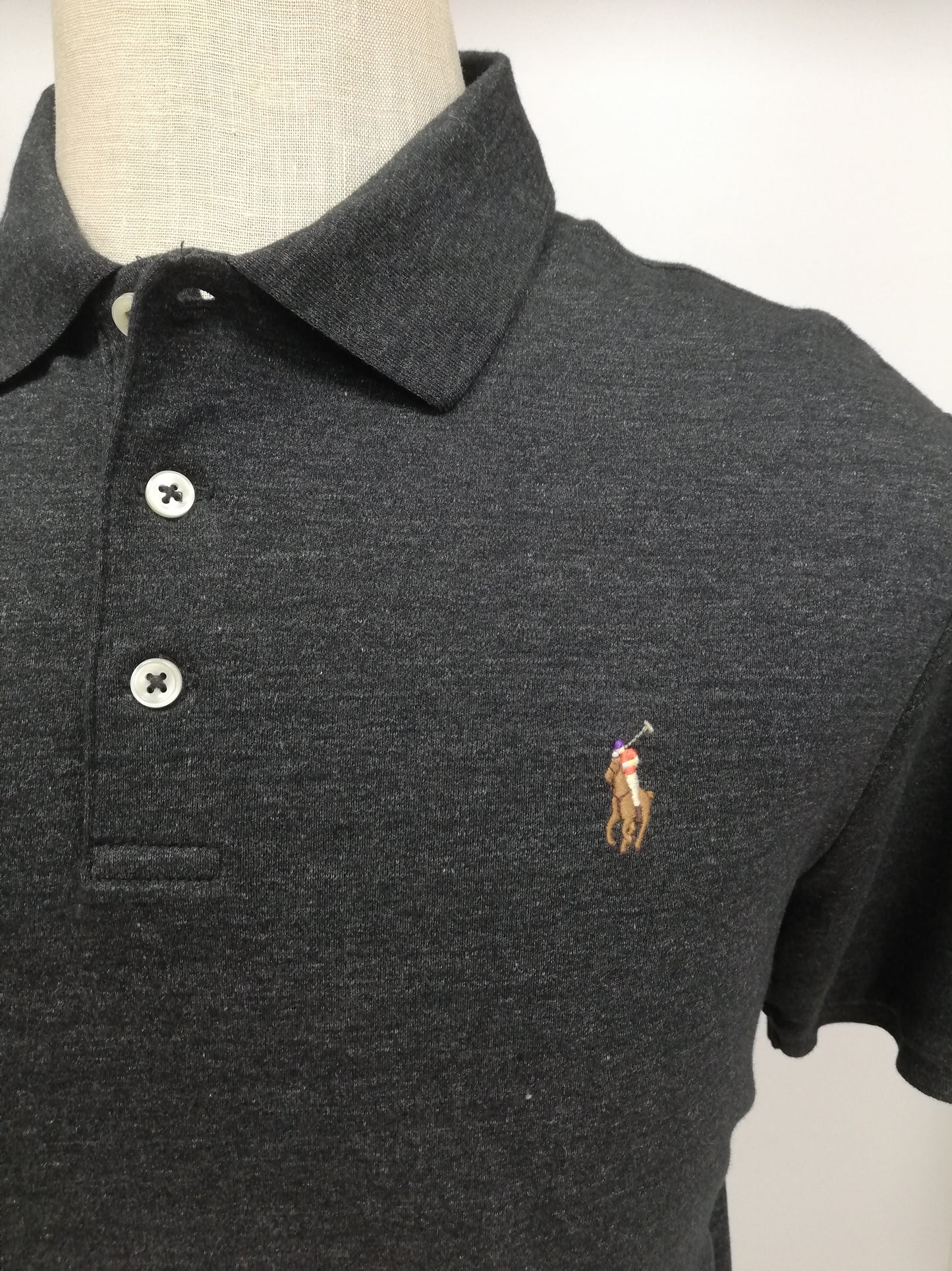 Camiseta Polo Ralph Lauren 🏇🏼color gris oscuro Talla L Entalle Clásico