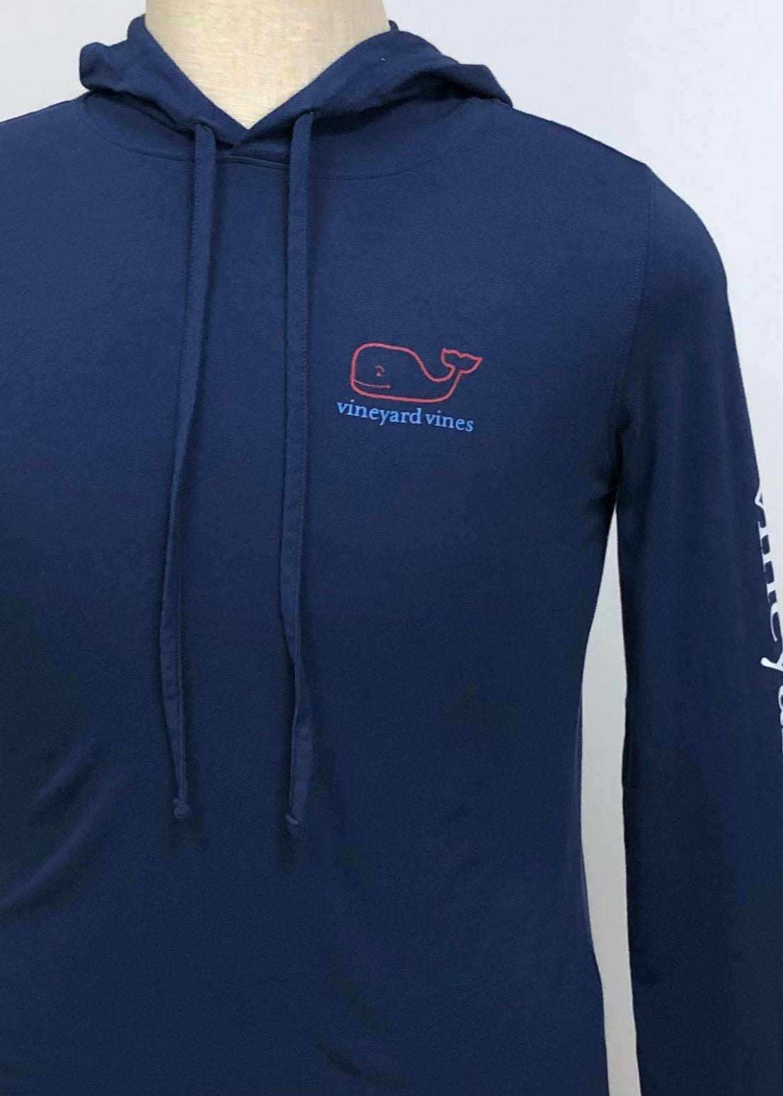 Camiseta con capucha Vineyard Vines 🐳 color azul navy con Diseño de Ballena Talla XS