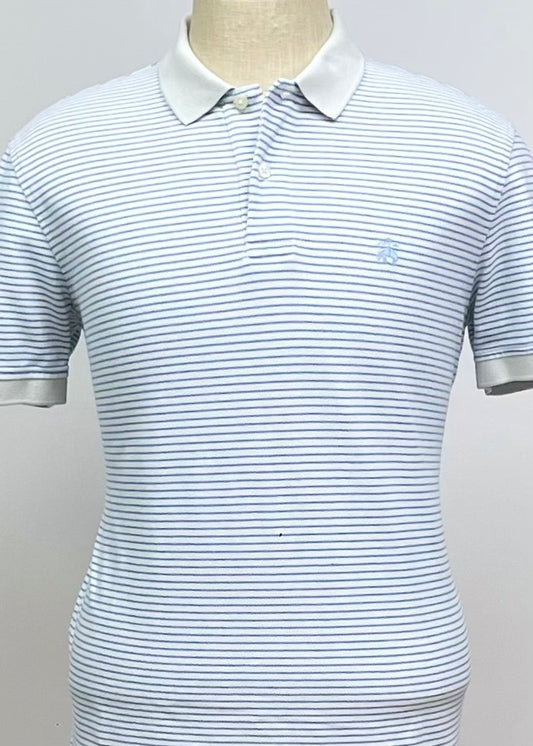 Camiseta Polo Brooks Brothers 🐑 color blanco con patrón de rayas en color celeste Talla L Entalle Regular