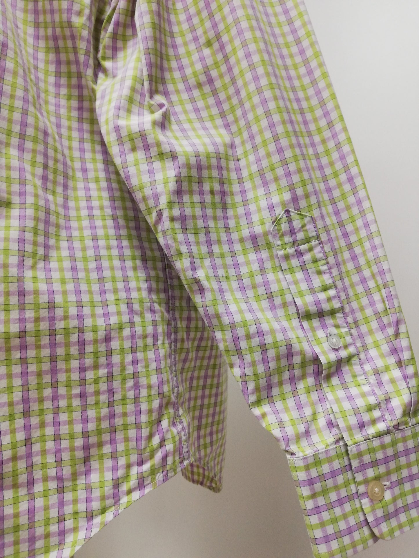 Camisa de botones Vineyard Vines 🐳 colon patrón de cuadros en color verde claro, morado y blanco Talla XL Entalle Regular (ver descripción)