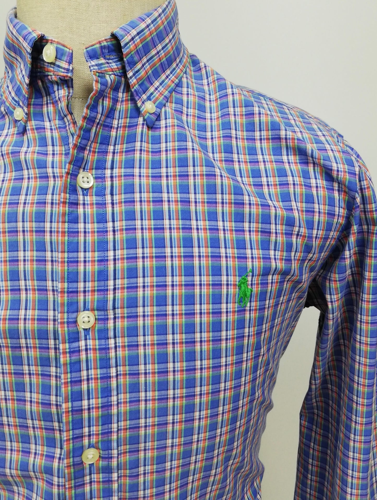 Camisa Polo Ralph Lauren 🏇🏼 color azul con patron de cuadros naranja, verde y blanco Talla M Entalle Slim Fit