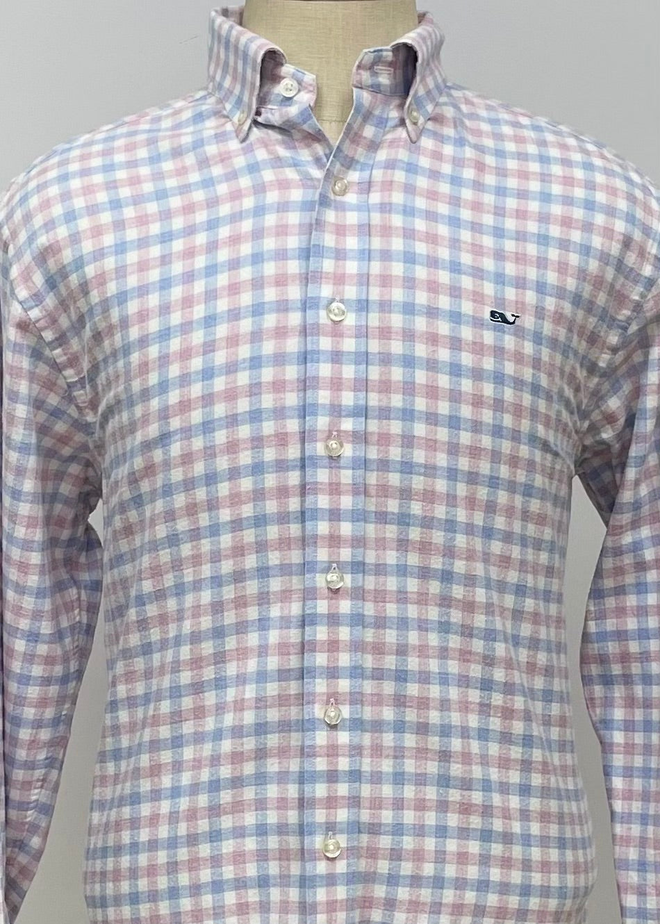 Camisa de botones Vineyard Vines 🐳 color blanco de cuadros en color celeste y rosado Talla L Entalle Regular