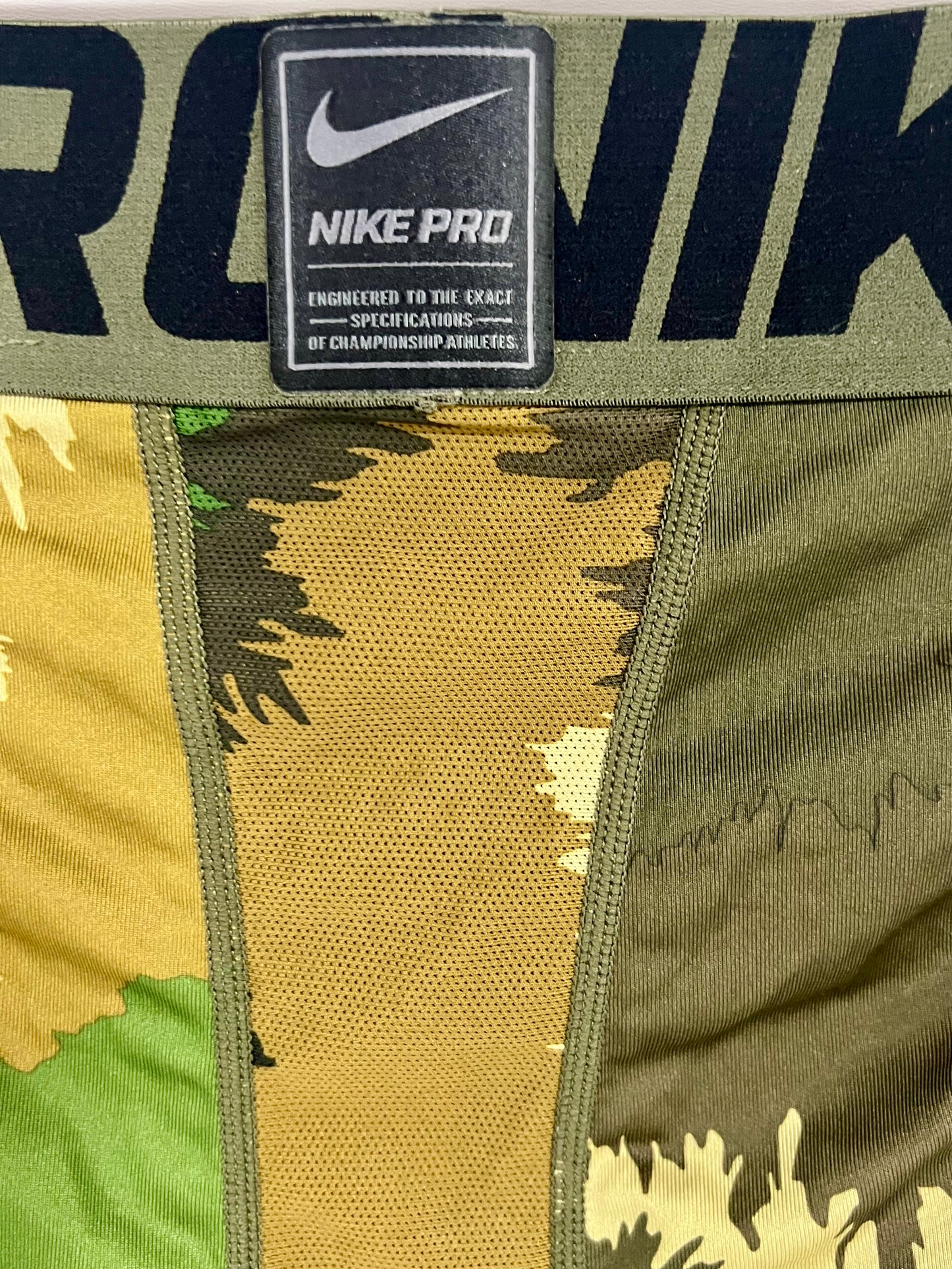 Malla de entrenamiento licra Nike ✔️ Pro HyperCool de 3/4 de largo para hombre De camuflaje en Color verde oliva Talla L