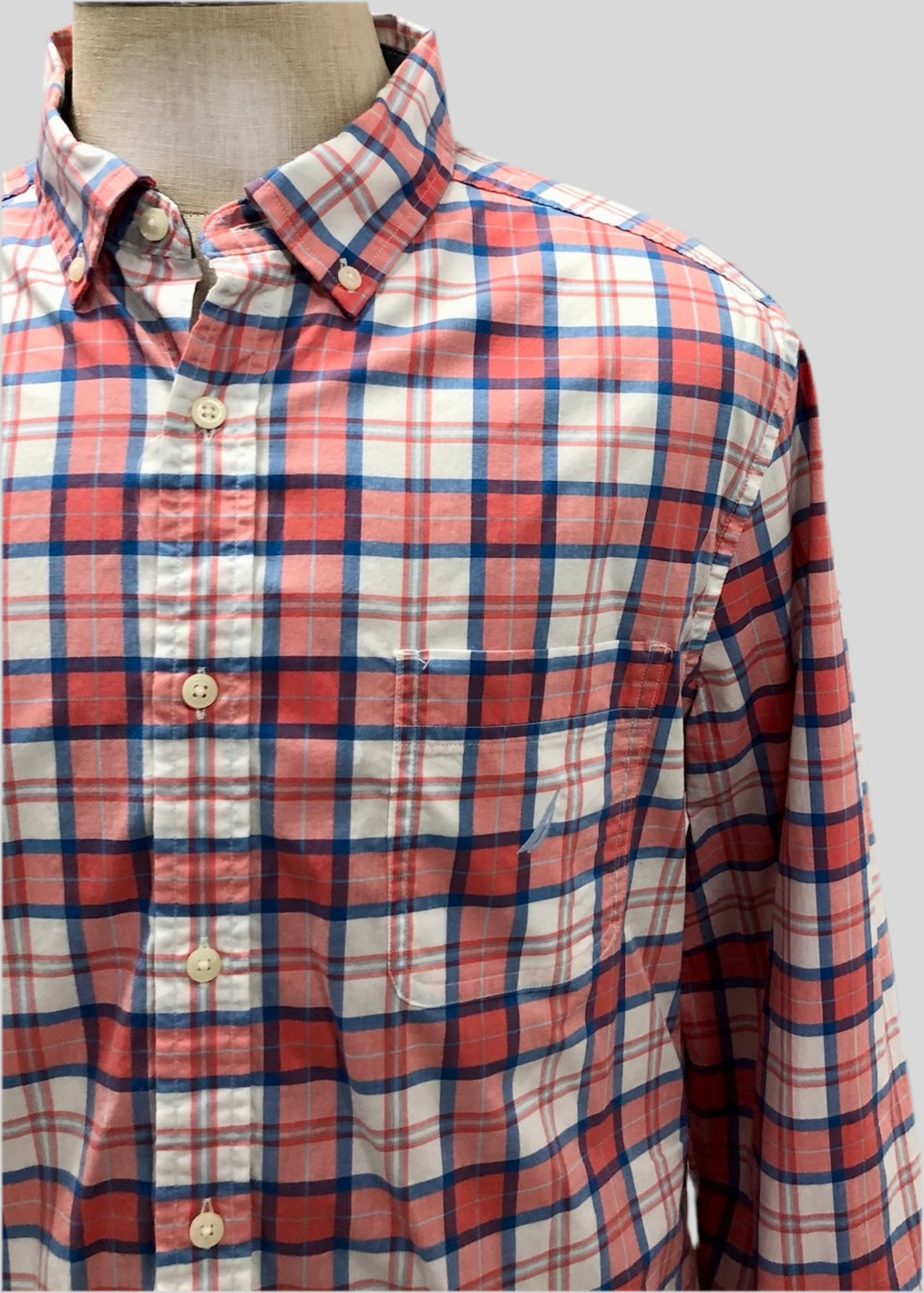 Camisa de botones Nautica ⚓️ de cuadros en color rosado, celeste y blanco Talla L Entalle Clásico