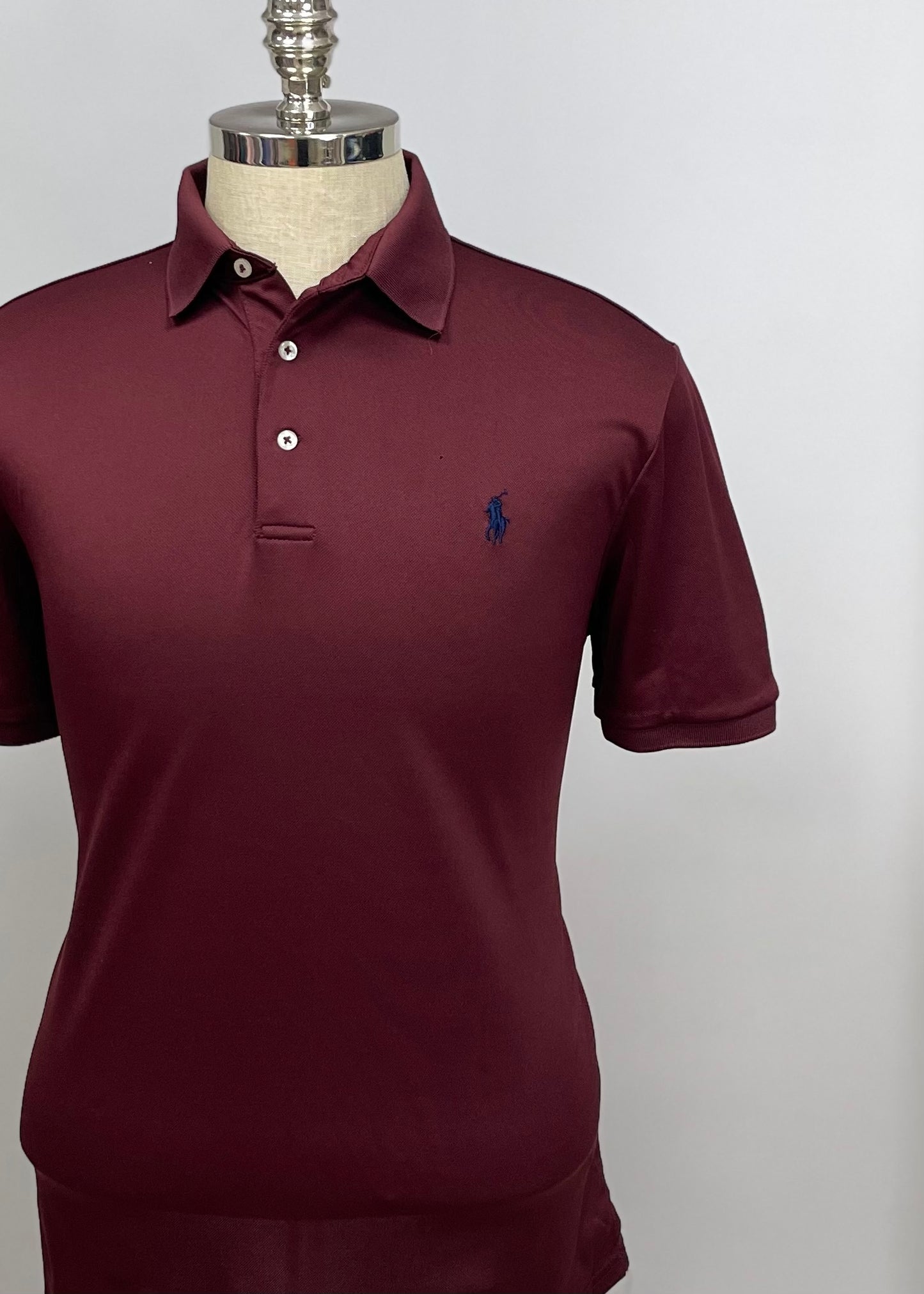 Camiseta Polo Ralph Lauren 🏇🏼 Tela performance color rojo oscuro Talla M Entalle Regular