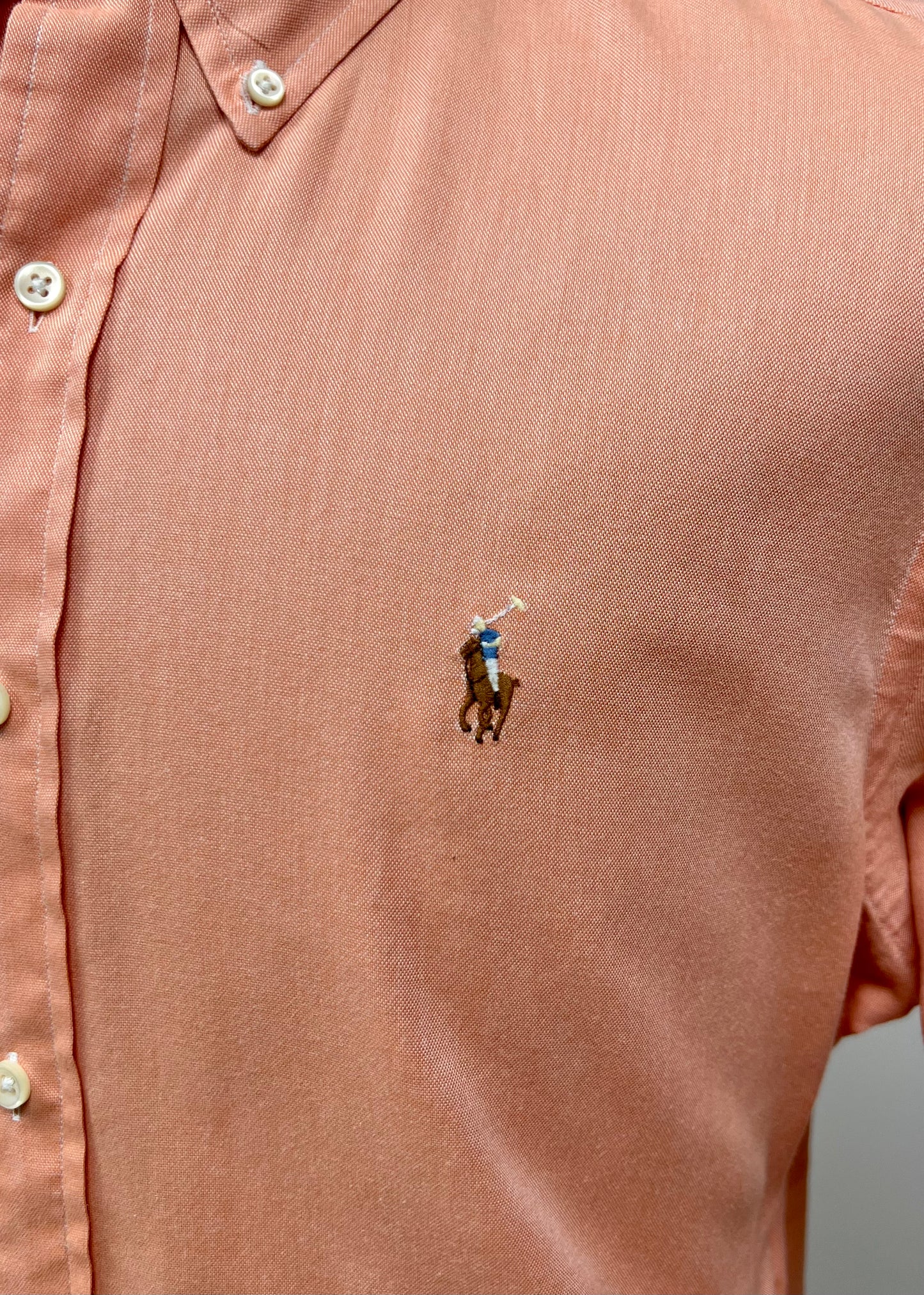 Camisa de botones Polo Ralph Lauren 🏇🏼  en color salmon Talla L Entalle Regular